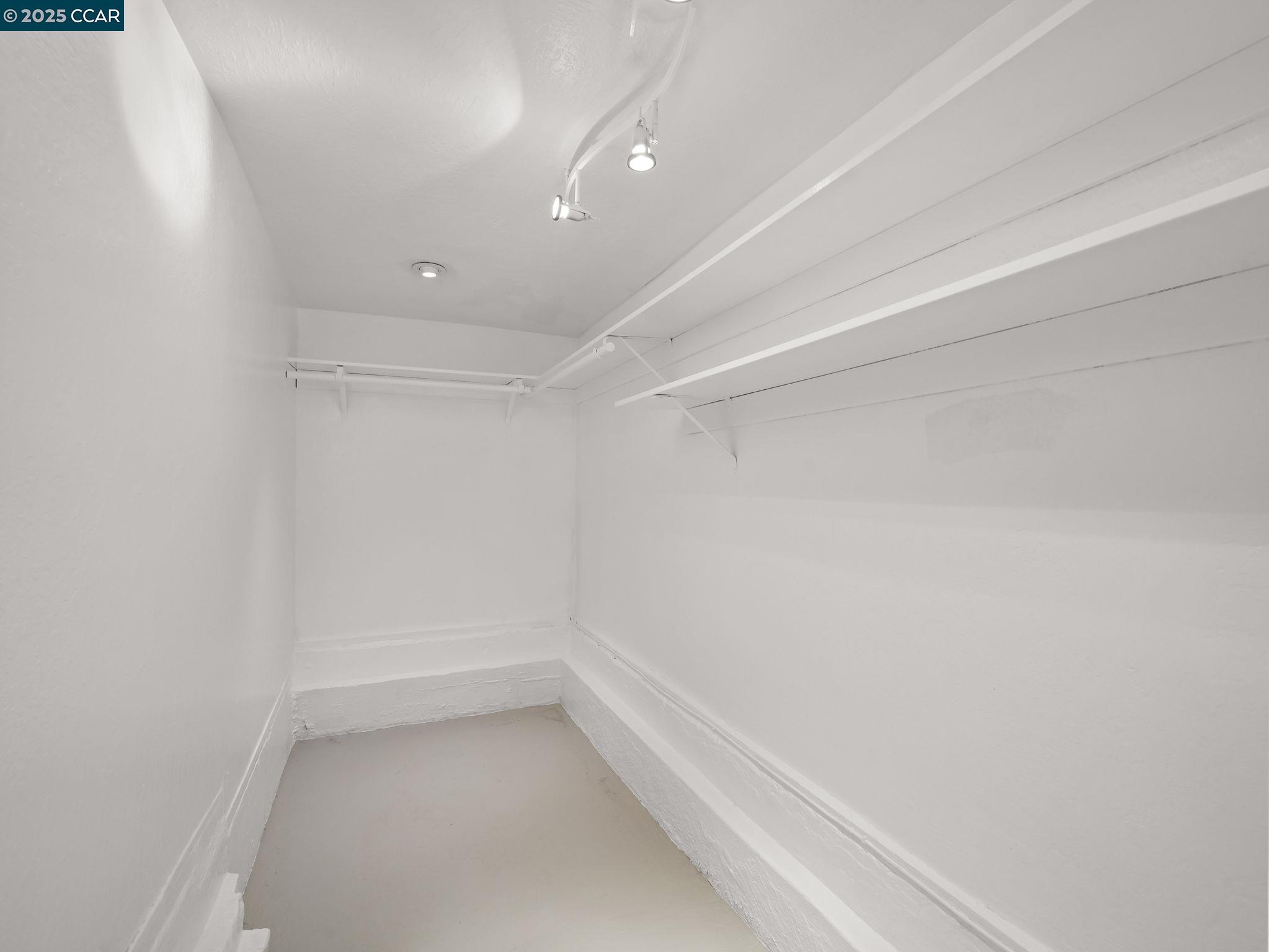 Detail Gallery Image 42 of 54 For 2154 Encinal Ave, Alameda,  CA 94501 - 2 Beds | 2 Baths