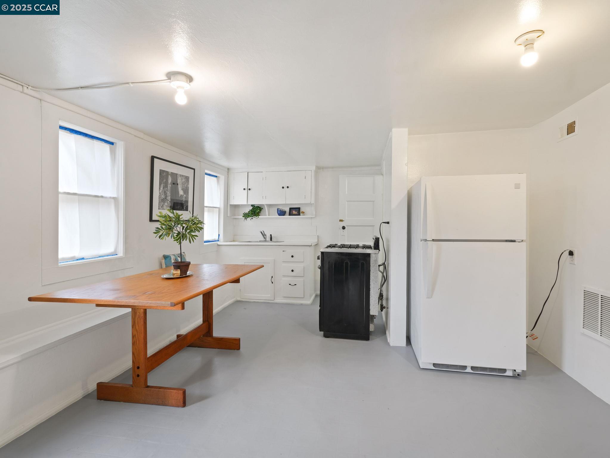 Detail Gallery Image 44 of 54 For 2154 Encinal Ave, Alameda,  CA 94501 - 2 Beds | 2 Baths