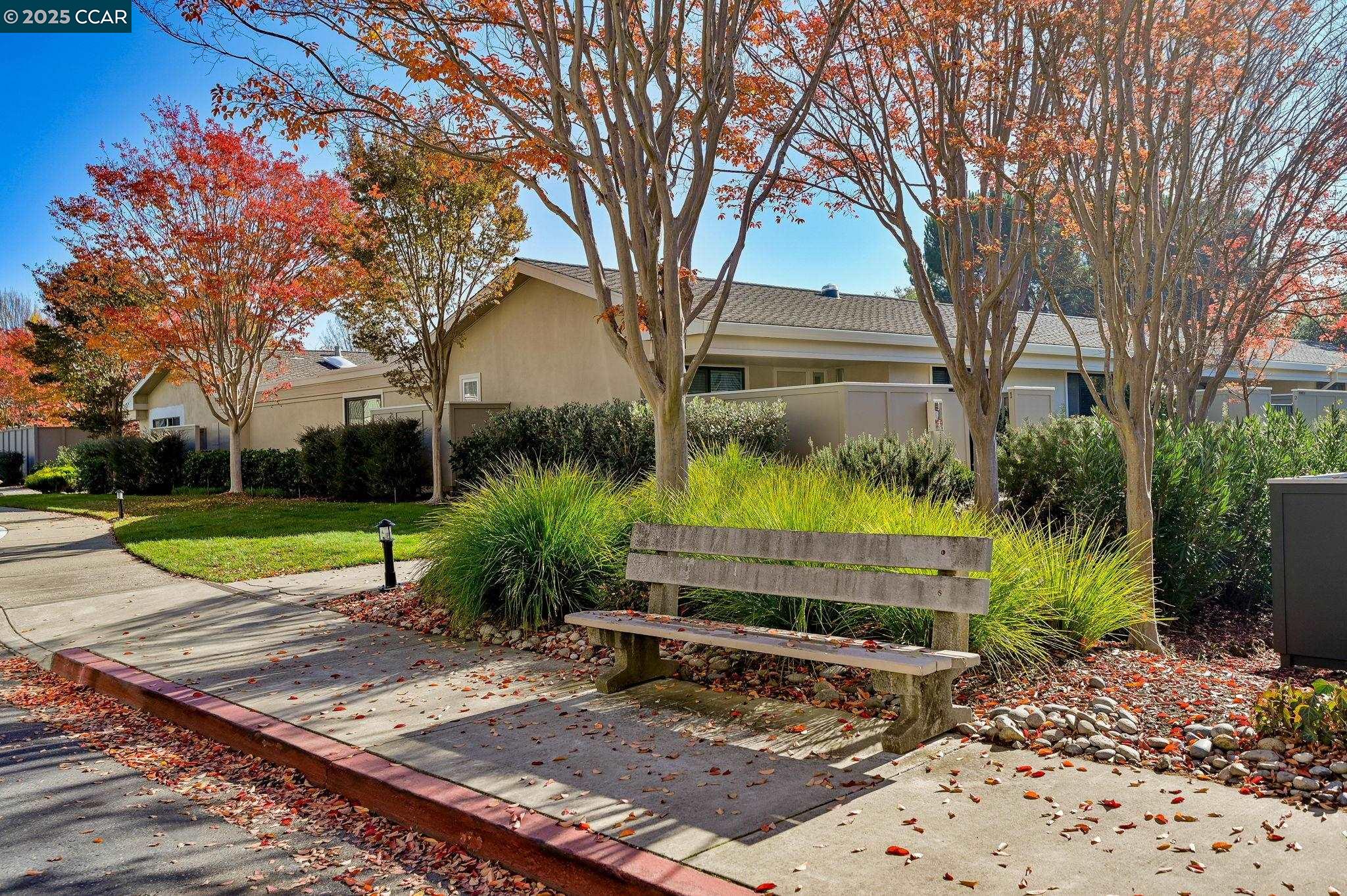 Detail Gallery Image 15 of 24 For 2057 Golden Rain Rd #4,  Walnut Creek,  CA 94595 - 2 Beds | 1 Baths