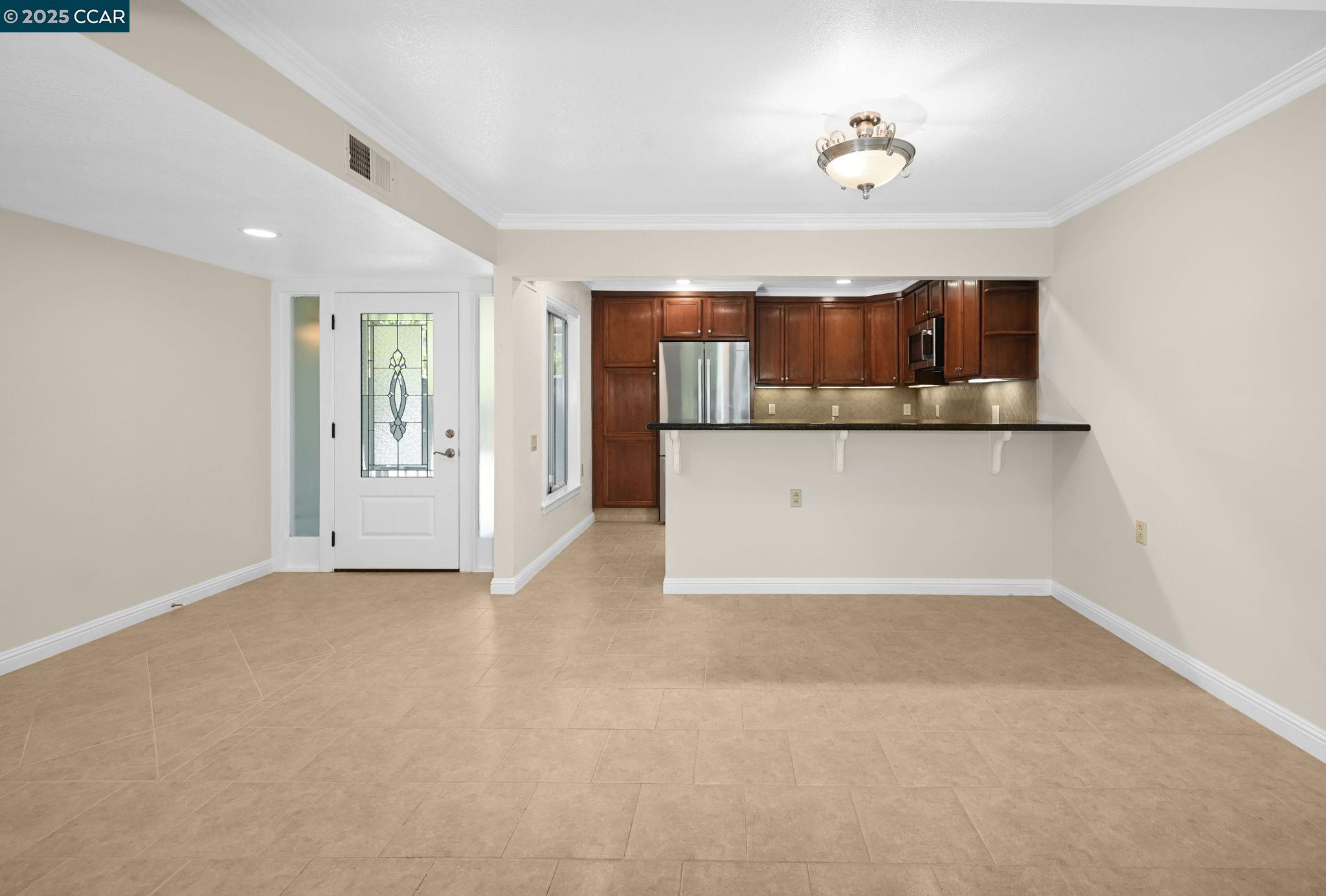 Detail Gallery Image 5 of 24 For 2057 Golden Rain Rd #4,  Walnut Creek,  CA 94595 - 2 Beds | 1 Baths