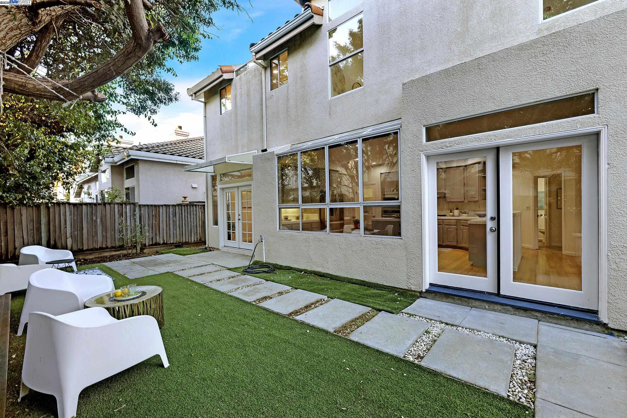 Detail Gallery Image 17 of 48 For 2018 Constitution Ct, San Leandro,  CA 94579 - 5 Beds | 4 Baths