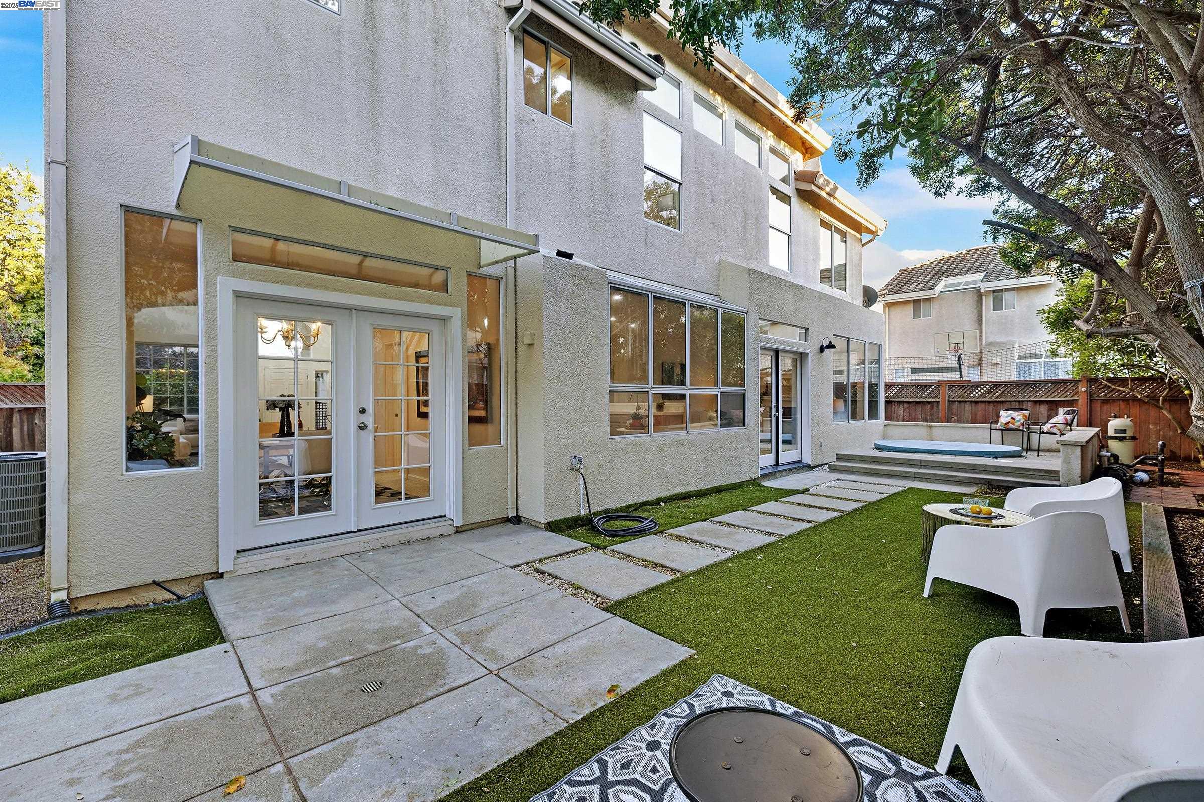 Detail Gallery Image 20 of 48 For 2018 Constitution Ct, San Leandro,  CA 94579 - 5 Beds | 4 Baths