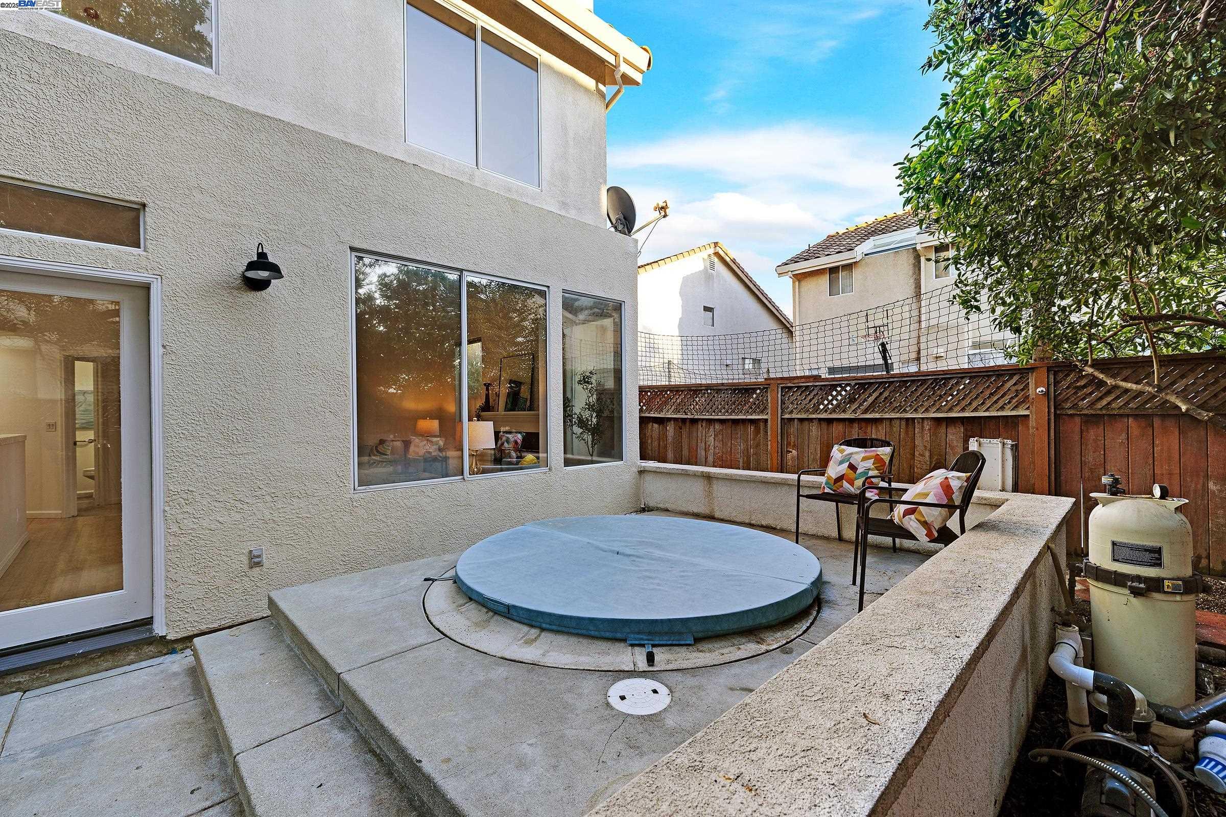 Detail Gallery Image 21 of 48 For 2018 Constitution Ct, San Leandro,  CA 94579 - 5 Beds | 4 Baths