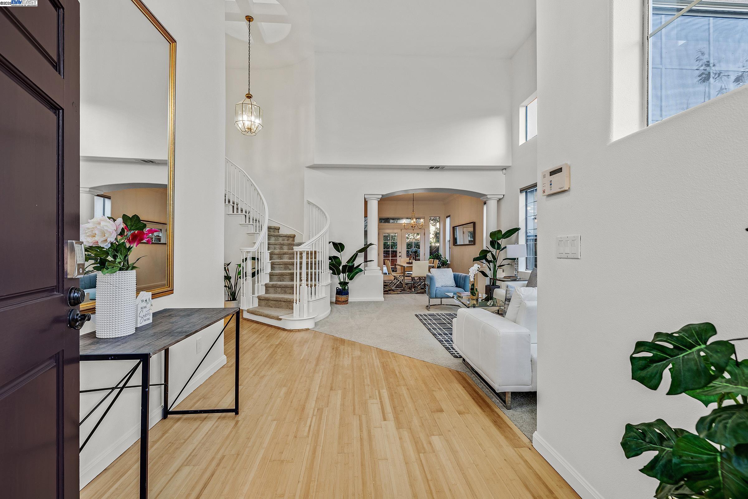 Detail Gallery Image 4 of 48 For 2018 Constitution Ct, San Leandro,  CA 94579 - 5 Beds | 4 Baths