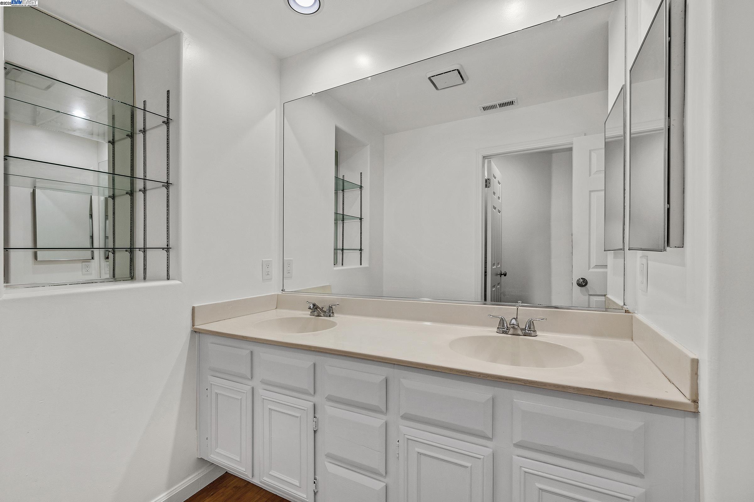 Detail Gallery Image 33 of 48 For 2018 Constitution Ct, San Leandro,  CA 94579 - 5 Beds | 4 Baths