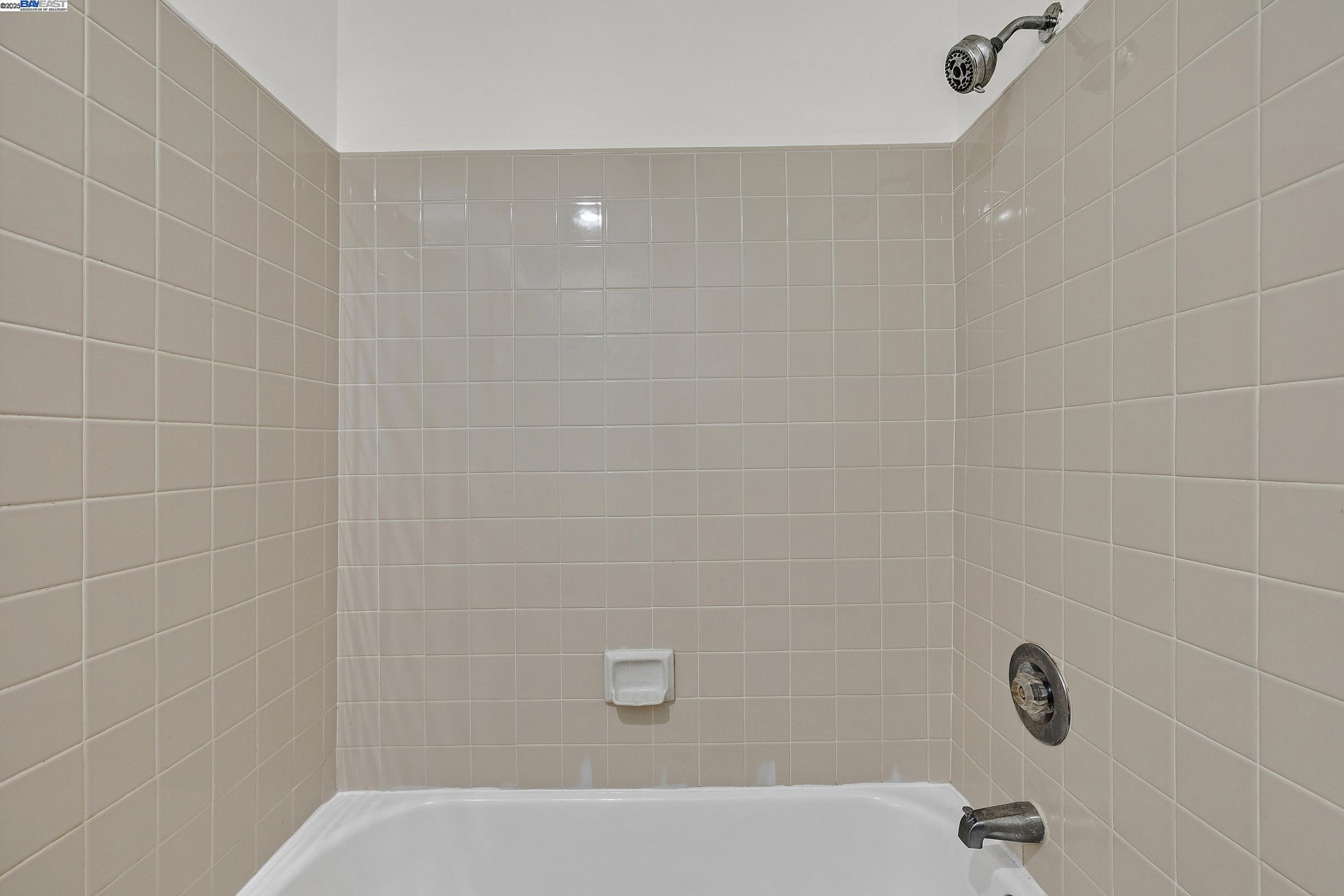 Detail Gallery Image 41 of 48 For 2018 Constitution Ct, San Leandro,  CA 94579 - 5 Beds | 4 Baths