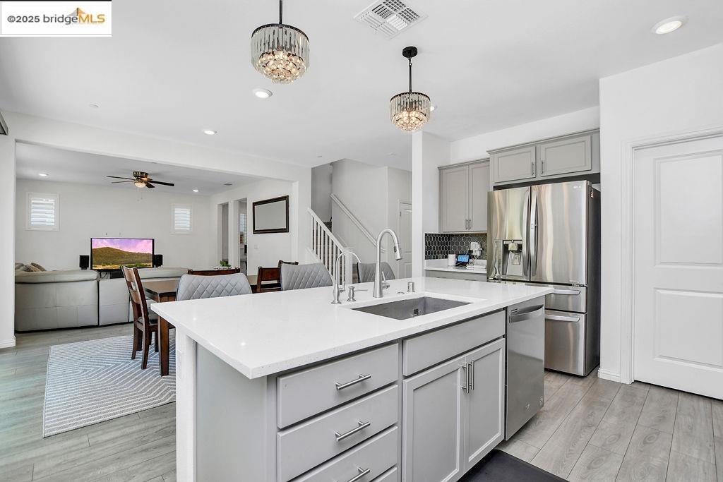 Detail Gallery Image 4 of 24 For 278 Sespe Creek Ave, Brentwood,  CA 94513 - 5 Beds | 4/1 Baths