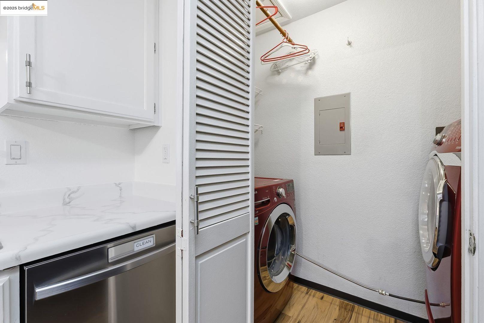 Detail Gallery Image 11 of 33 For 316 Dursey Dr, Pinole,  CA 94564 - 2 Beds | 2 Baths