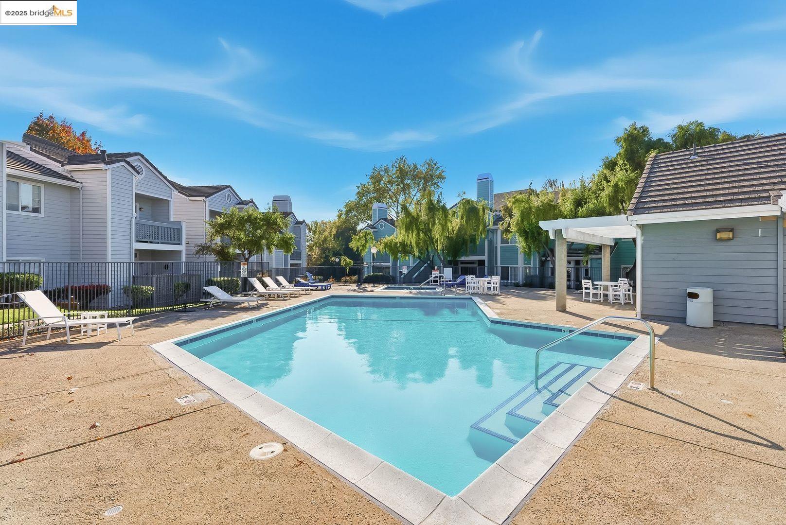 Detail Gallery Image 32 of 33 For 316 Dursey Dr, Pinole,  CA 94564 - 2 Beds | 2 Baths