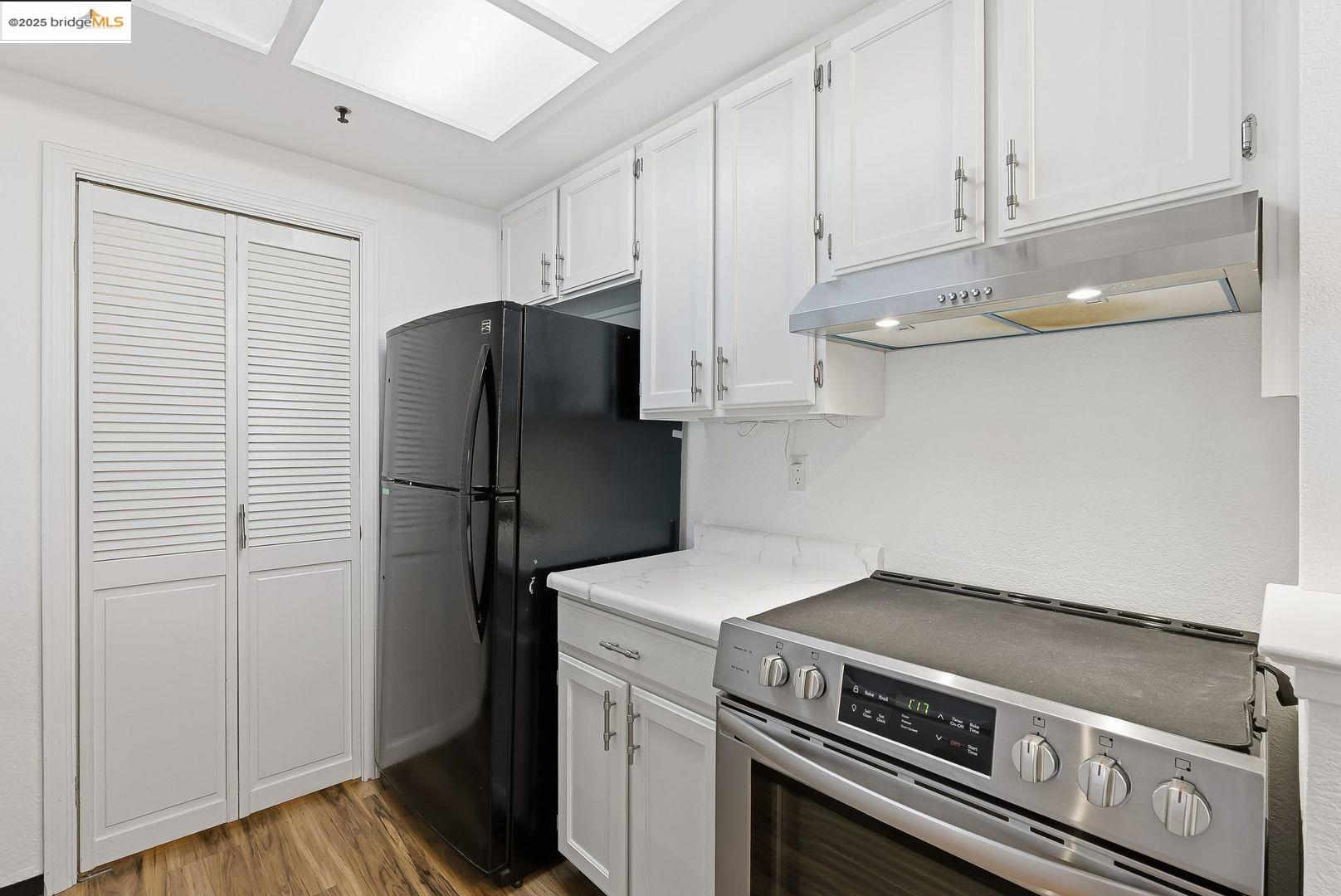 Detail Gallery Image 9 of 33 For 316 Dursey Dr, Pinole,  CA 94564 - 2 Beds | 2 Baths