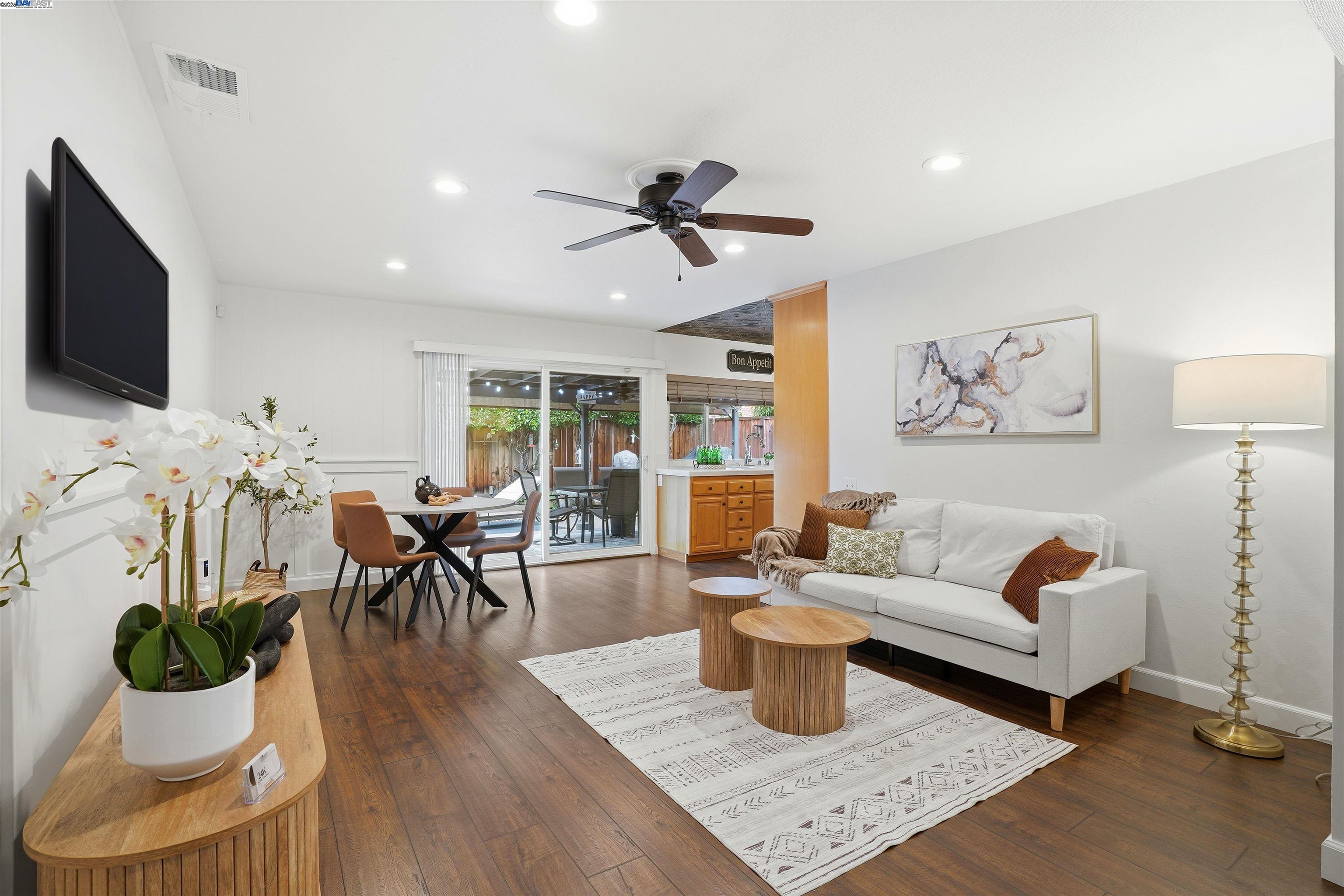 Detail Gallery Image 16 of 45 For 4490 Buckthorn Ct, Concord,  CA 94521 - 4 Beds | 2 Baths