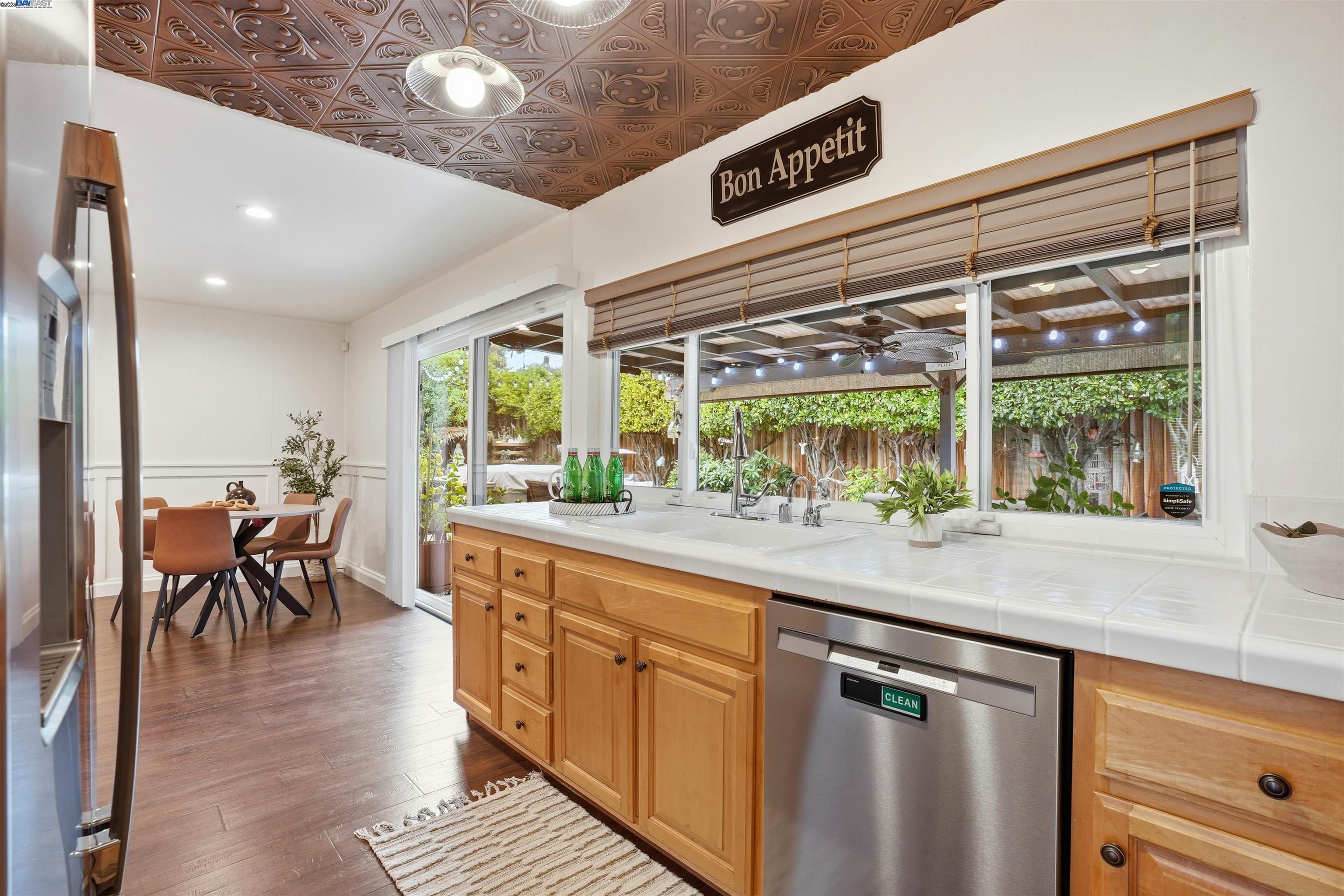 Detail Gallery Image 19 of 45 For 4490 Buckthorn Ct, Concord,  CA 94521 - 4 Beds | 2 Baths