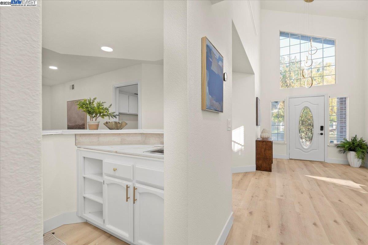 Detail Gallery Image 11 of 38 For 7212 Tiant Way, Elk Grove,  CA 95758 - 4 Beds | 2/1 Baths