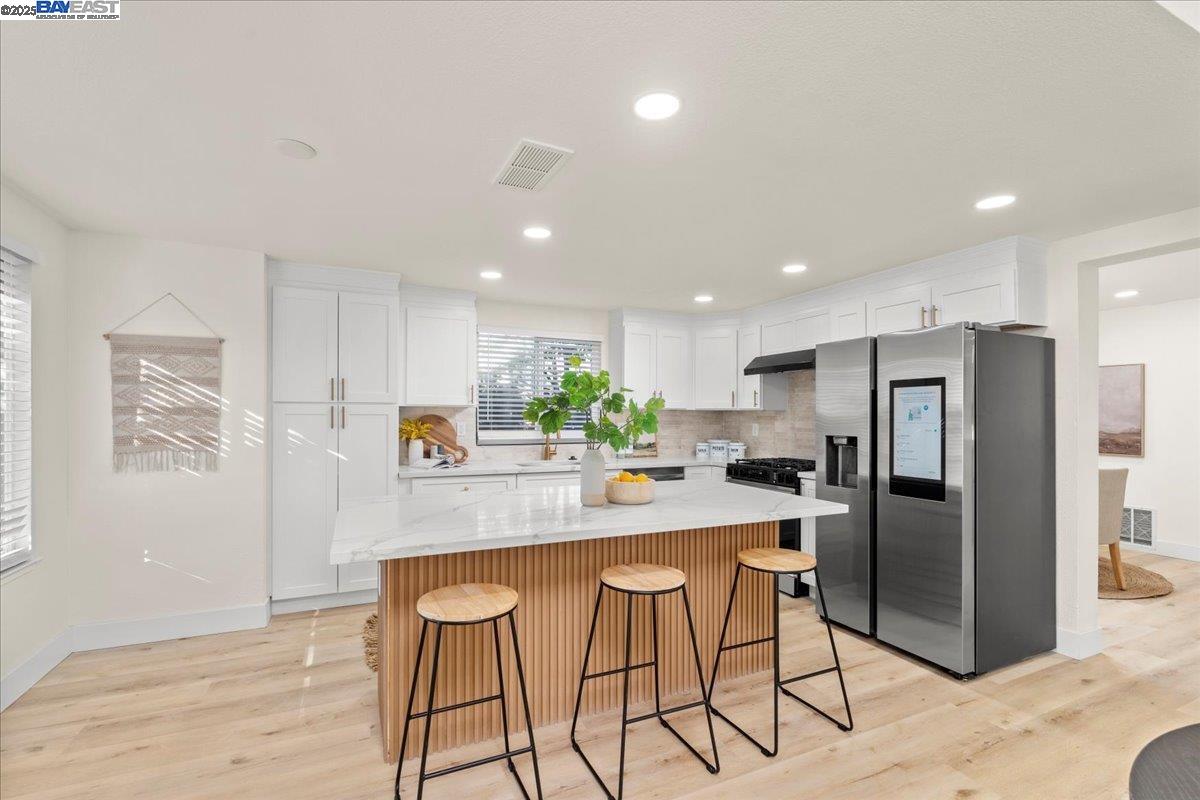 Detail Gallery Image 17 of 38 For 7212 Tiant Way, Elk Grove,  CA 95758 - 4 Beds | 2/1 Baths