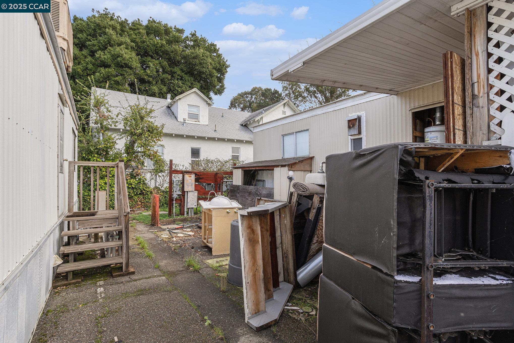 Detail Gallery Image 3 of 12 For 4556 Appian Way #7,  El Sobrante,  CA 94803 - 2 Beds | 1 Baths