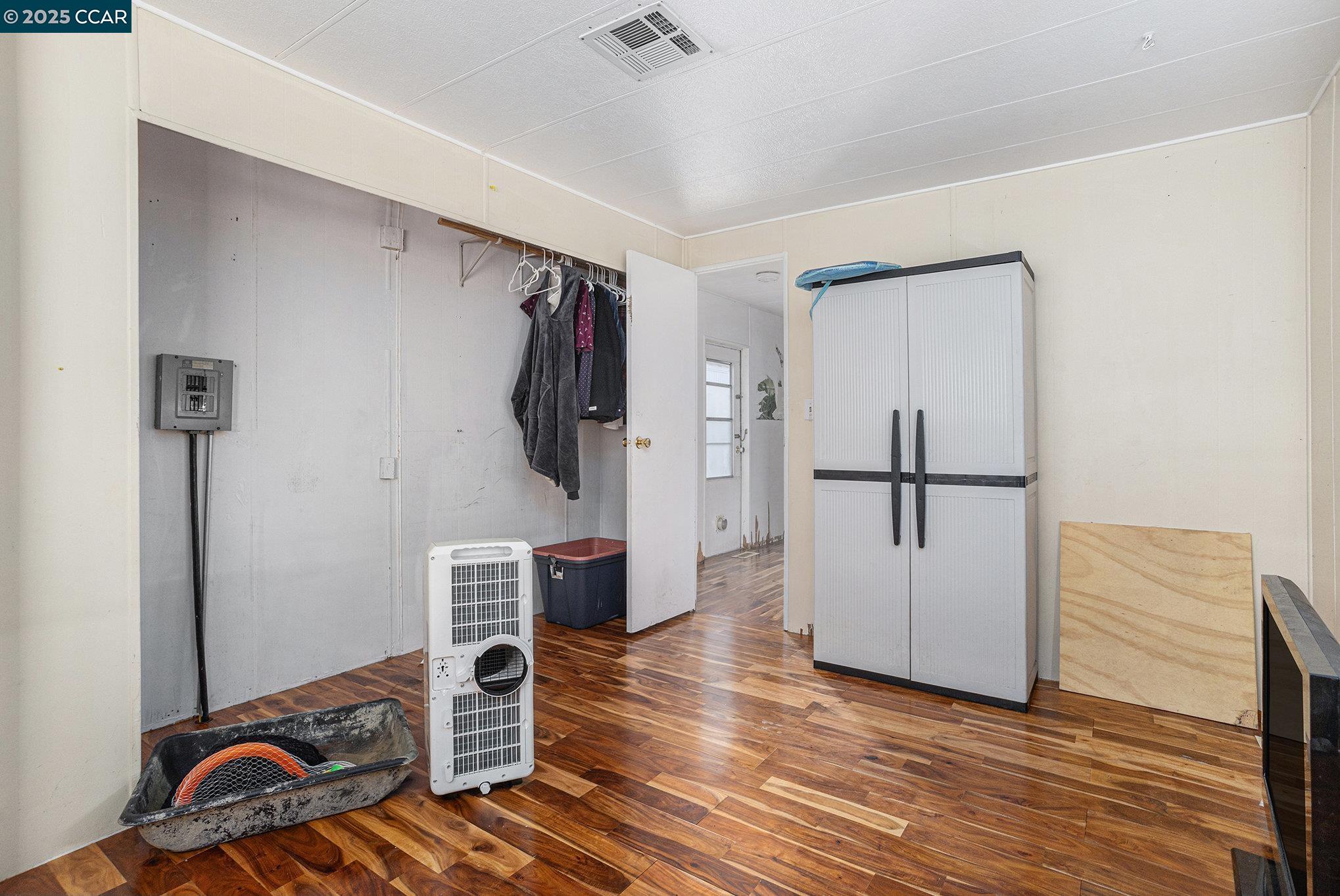 Detail Gallery Image 5 of 12 For 4556 Appian Way #7,  El Sobrante,  CA 94803 - 2 Beds | 1 Baths