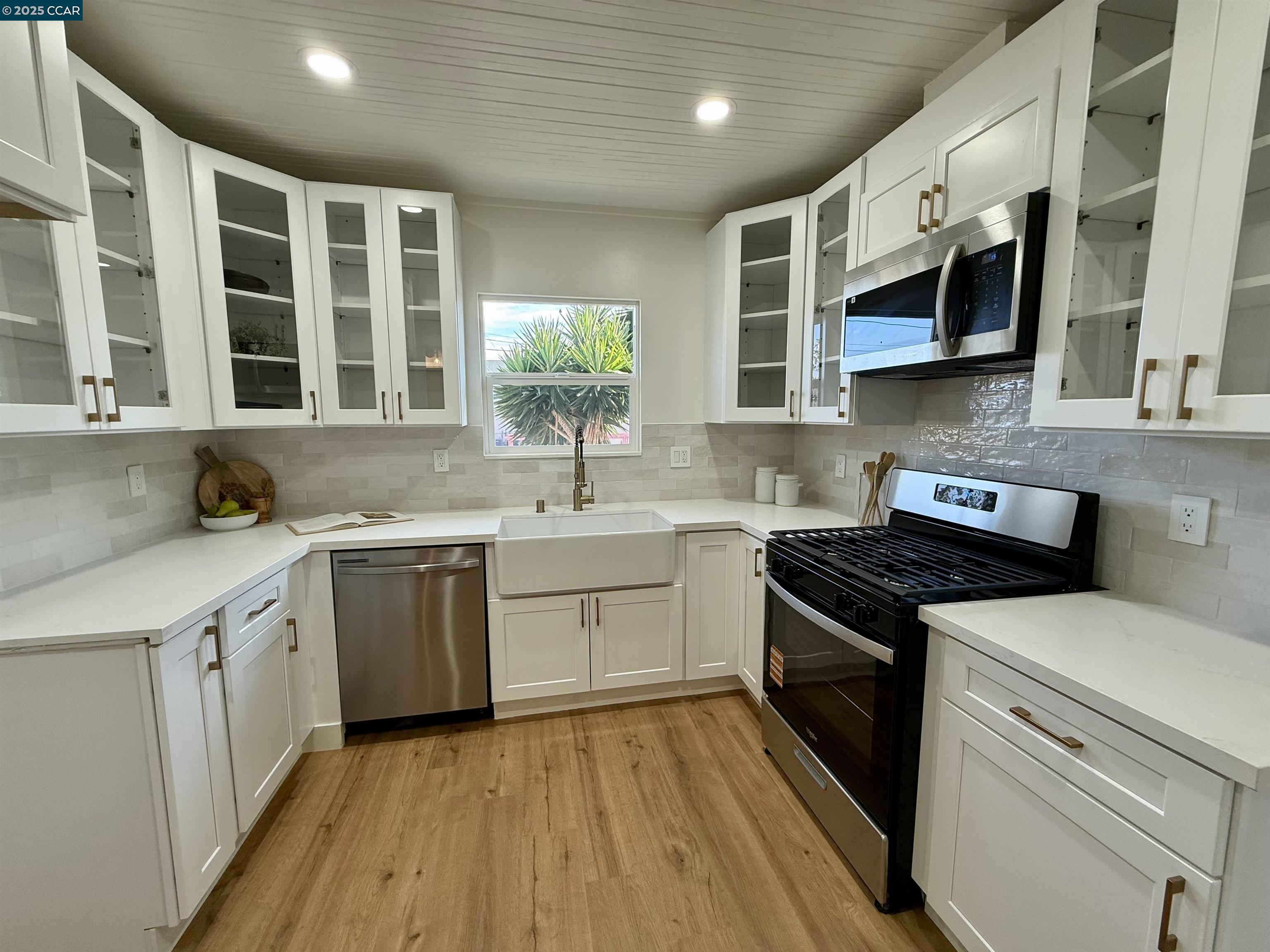 Detail Gallery Image 3 of 15 For 335 Chesley Avenue, Richmond,  CA 94801-1528 - 3 Beds | 2 Baths