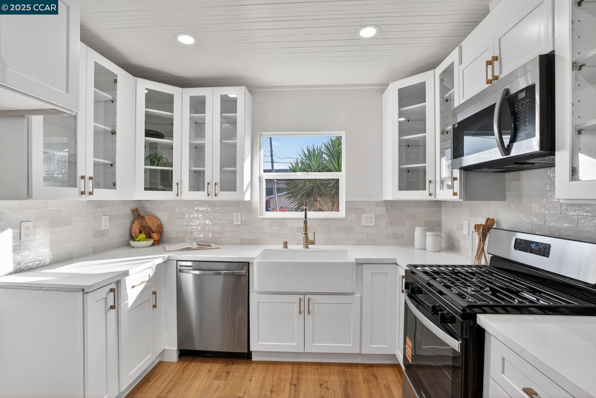 Detail Gallery Image 7 of 26 For 335 Chesley Avenue, Richmond,  CA 94801-1528 - 3 Beds | 2 Baths