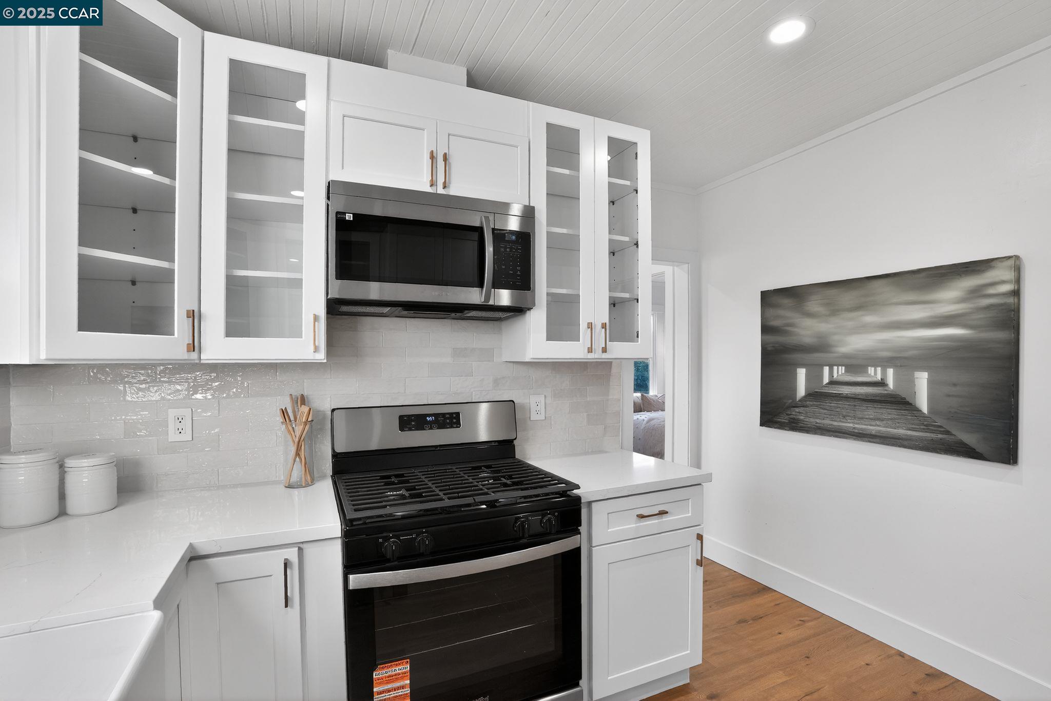 Detail Gallery Image 8 of 26 For 335 Chesley Avenue, Richmond,  CA 94801-1528 - 3 Beds | 2 Baths