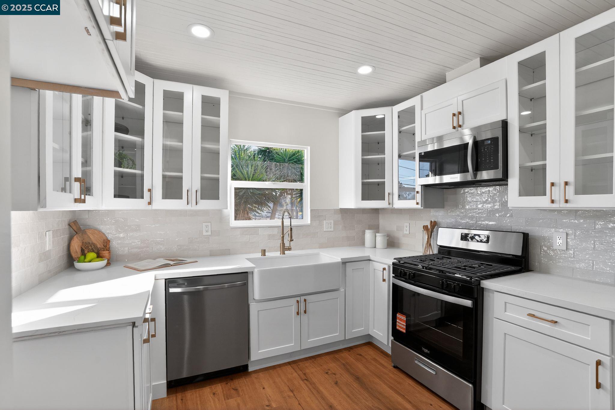 Detail Gallery Image 10 of 26 For 335 Chesley Avenue, Richmond,  CA 94801-1528 - 3 Beds | 2 Baths