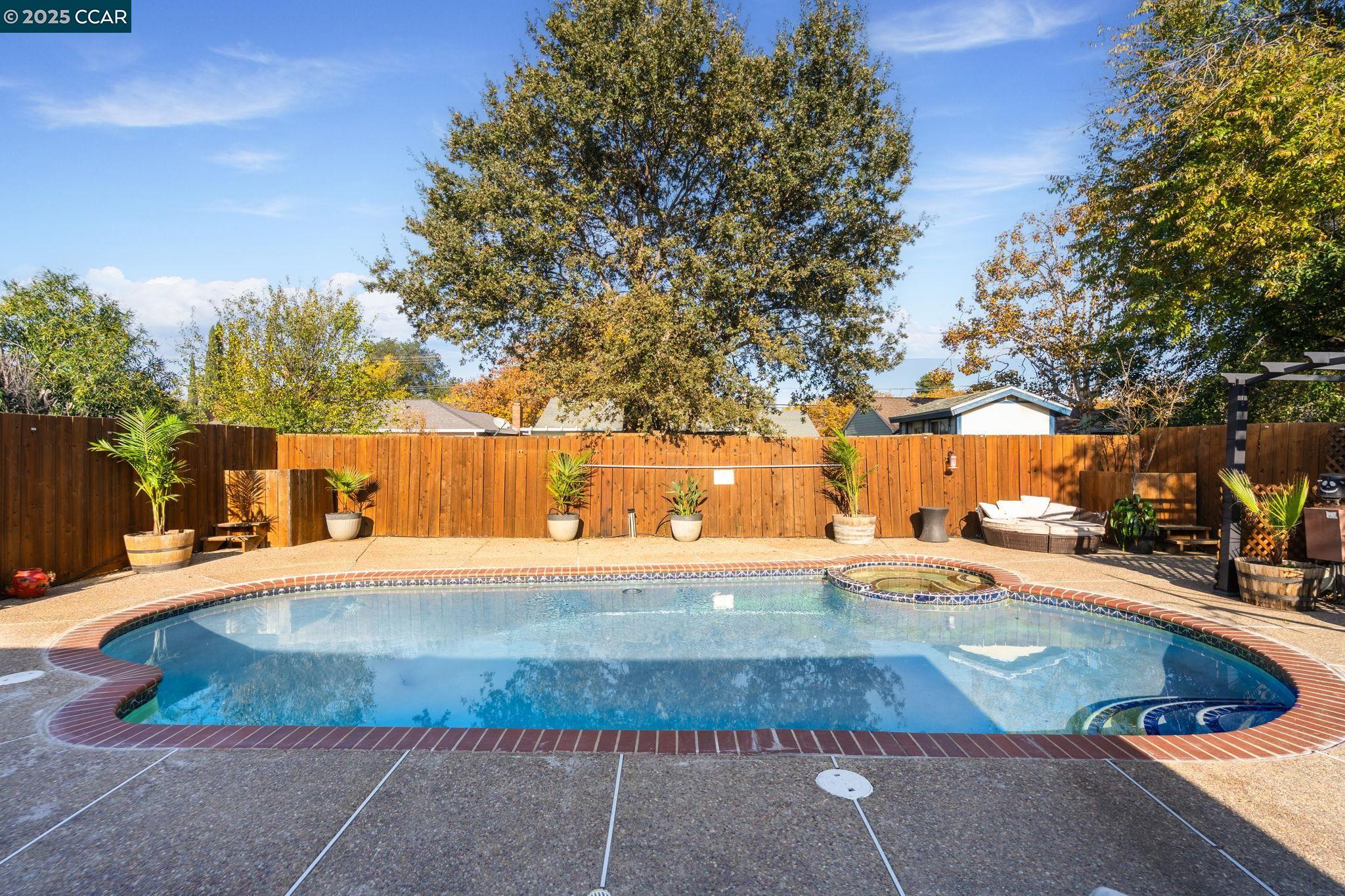 Detail Gallery Image 22 of 27 For 2941 Crawford St, Concord,  CA 94518 - 4 Beds | 2 Baths