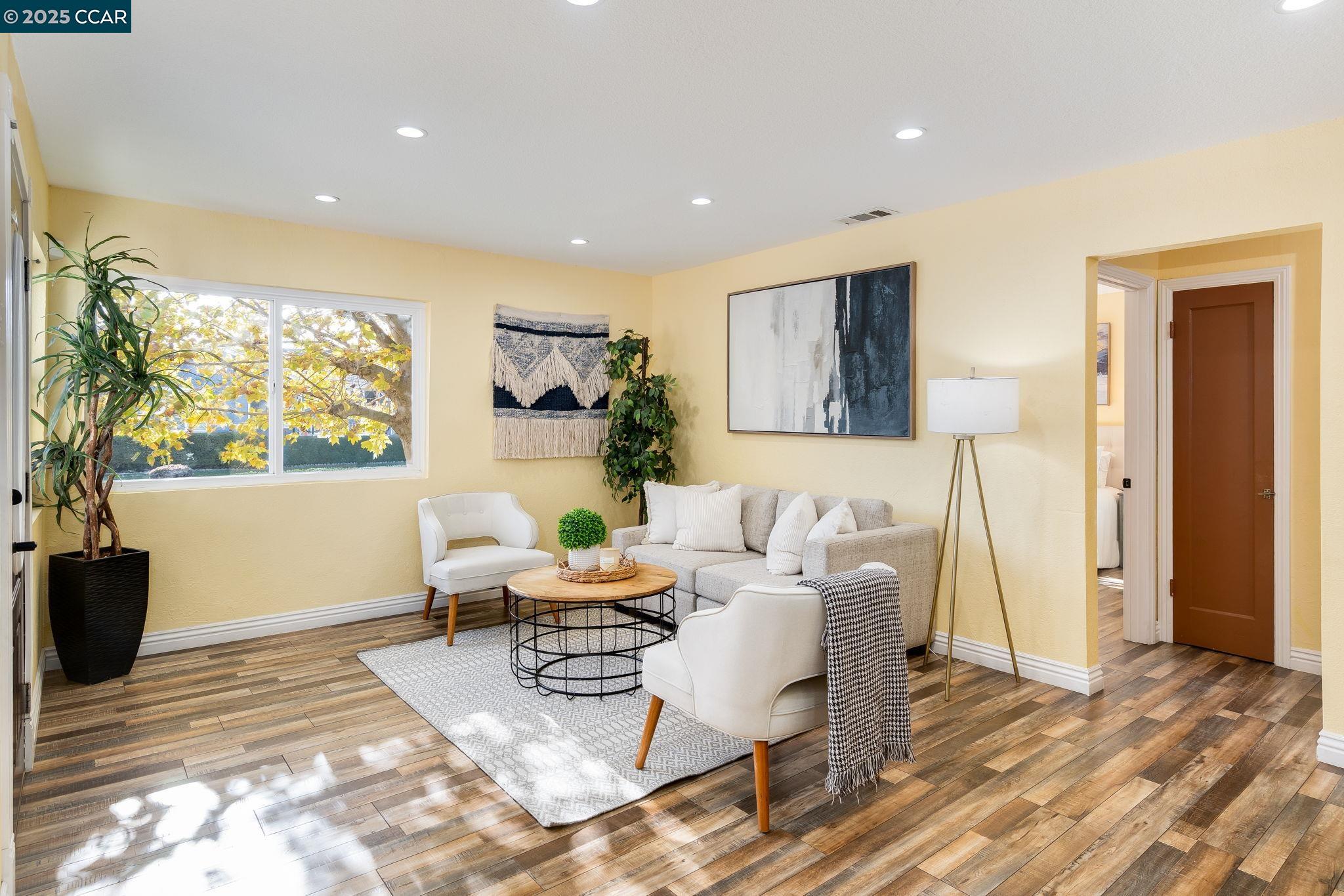 Detail Gallery Image 6 of 27 For 2941 Crawford St, Concord,  CA 94518 - 4 Beds | 2 Baths