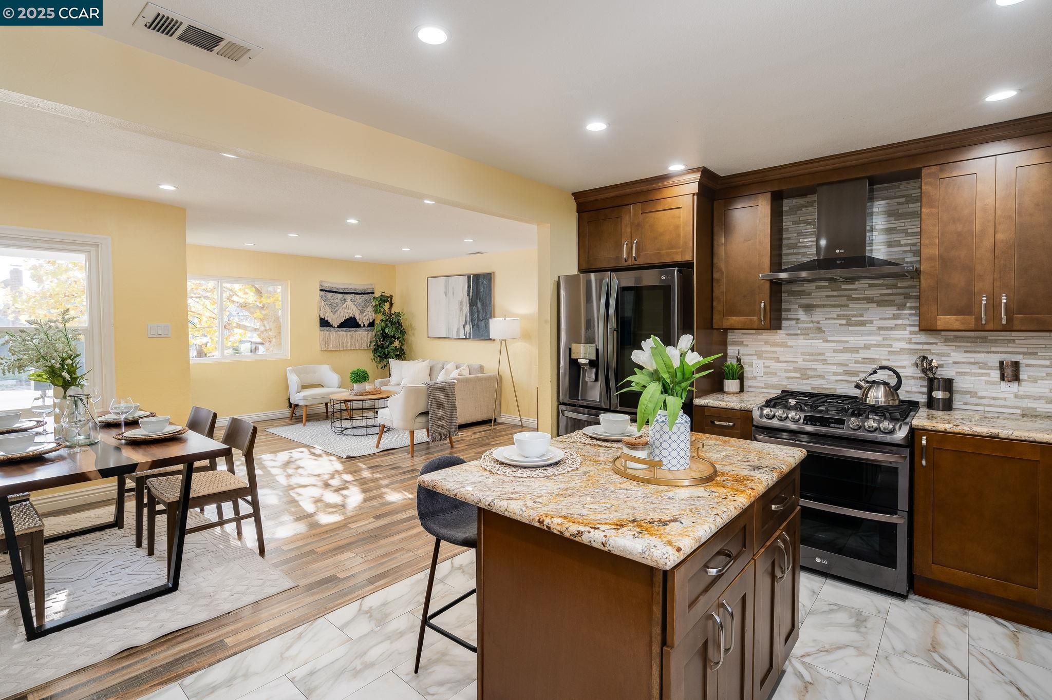 Detail Gallery Image 8 of 27 For 2941 Crawford St, Concord,  CA 94518 - 4 Beds | 2 Baths