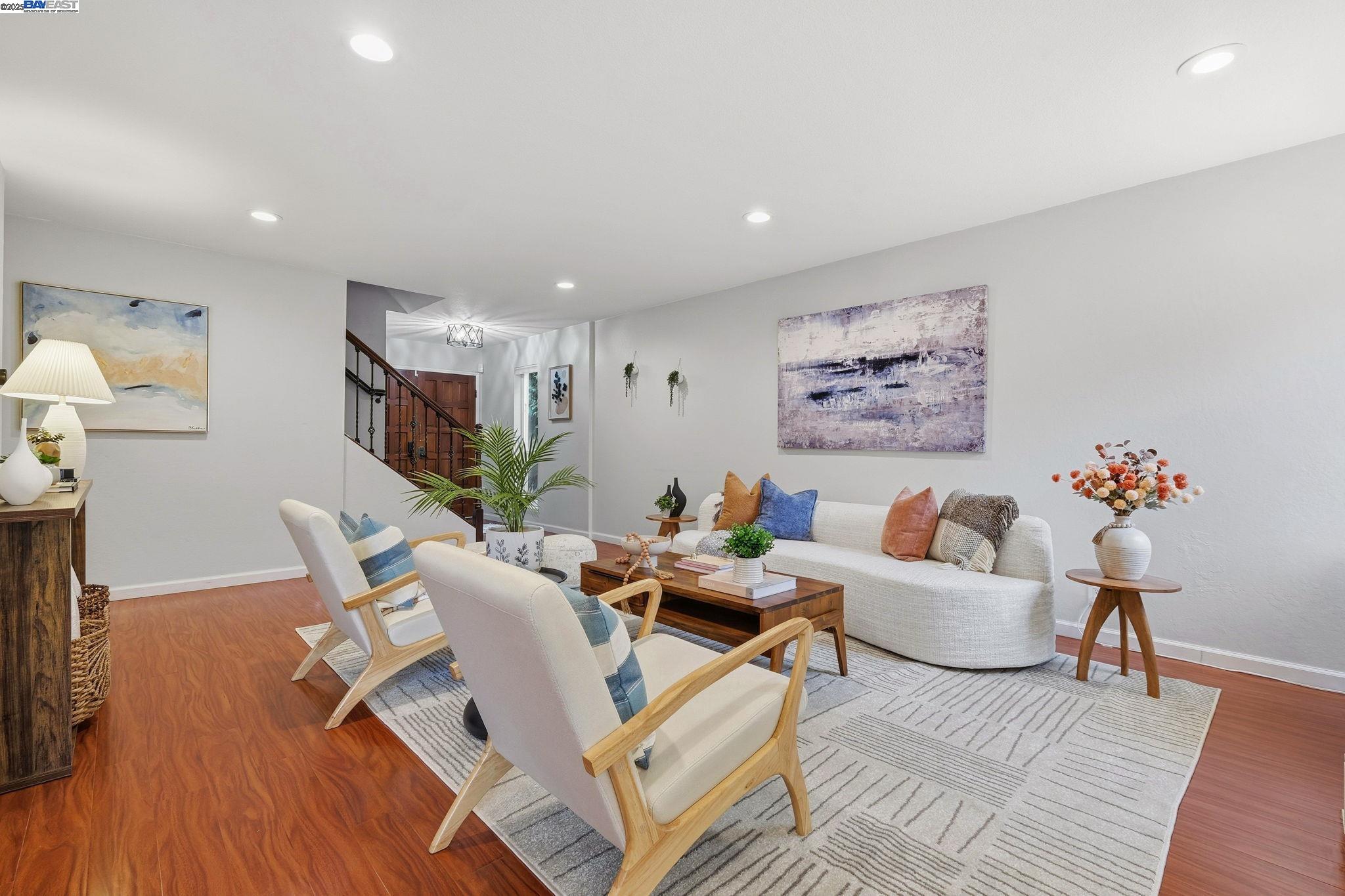 Photo #3: 41118693 Listing: Photo #3