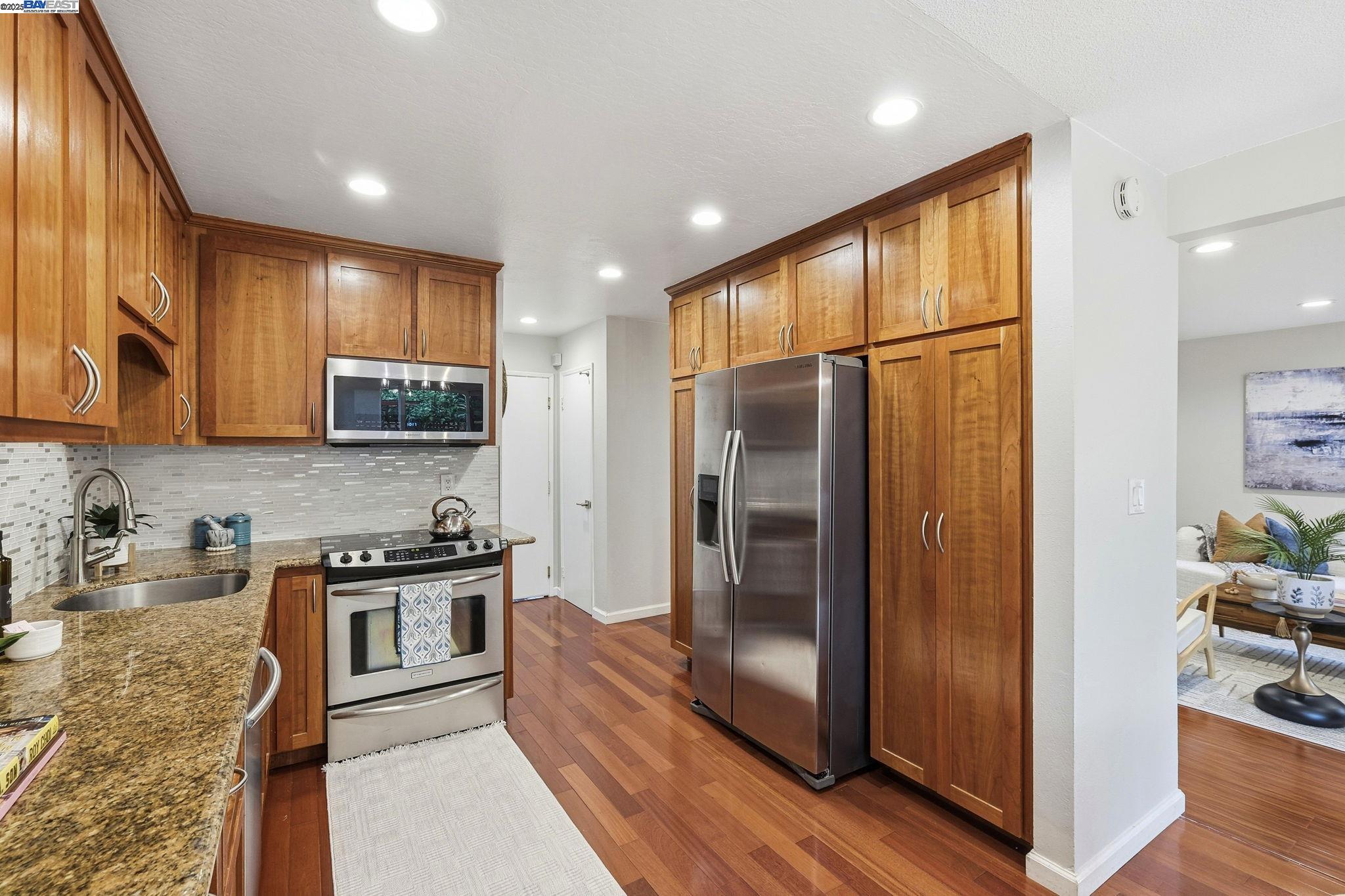 Photo #8: 41118693 Listing: Photo #8