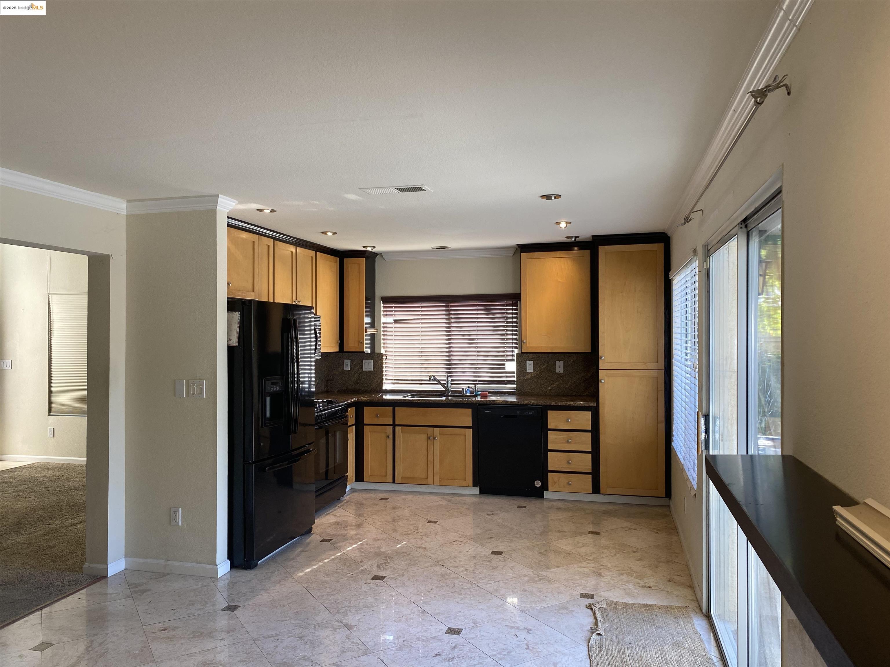Detail Gallery Image 3 of 8 For 1810 Gardenia Ct, Antioch,  CA 94531 - 3 Beds | 2/1 Baths
