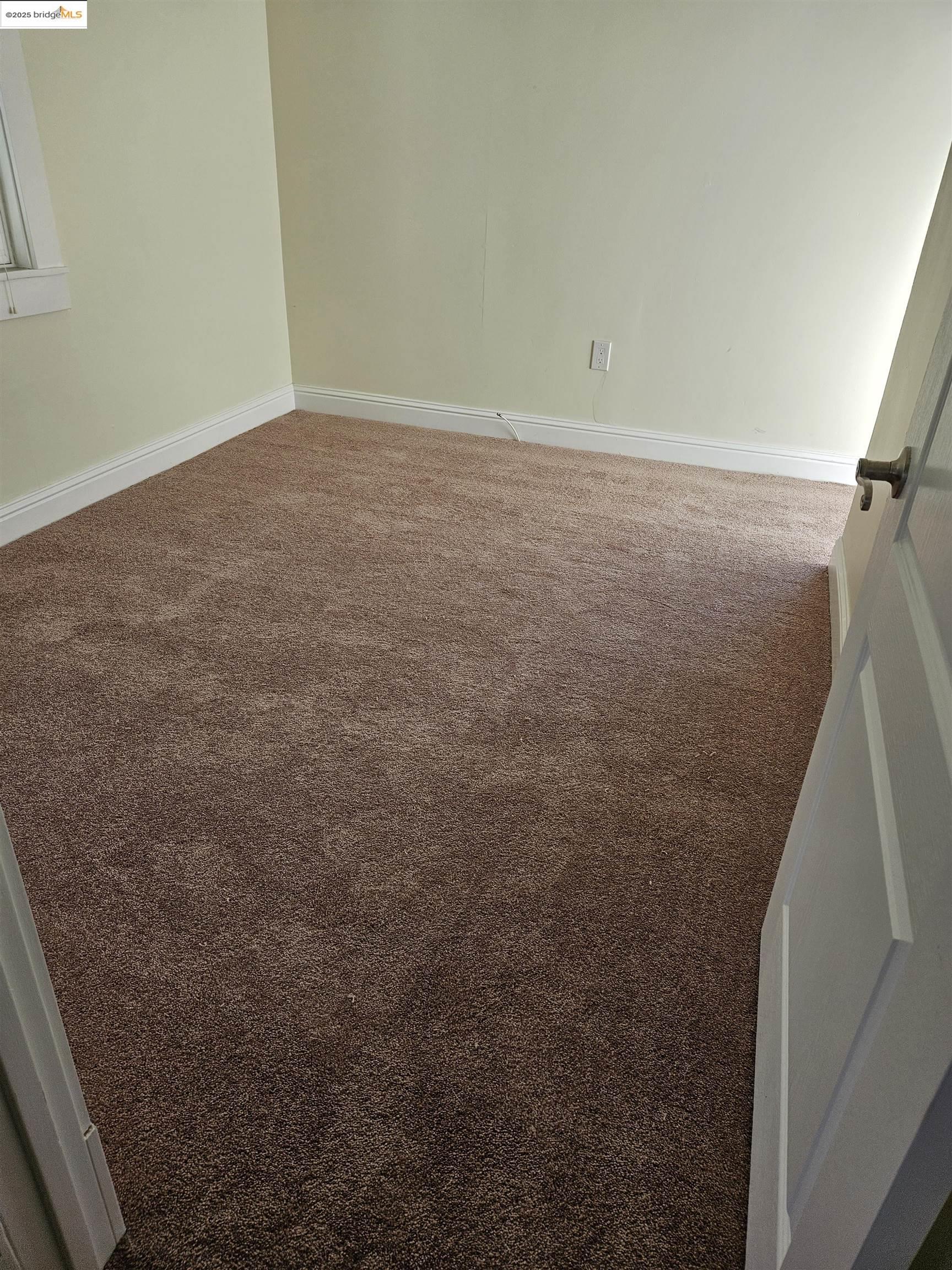 Detail Gallery Image 16 of 18 For 2827 Market, Oakland,  CA 94608 - – Beds | – Baths