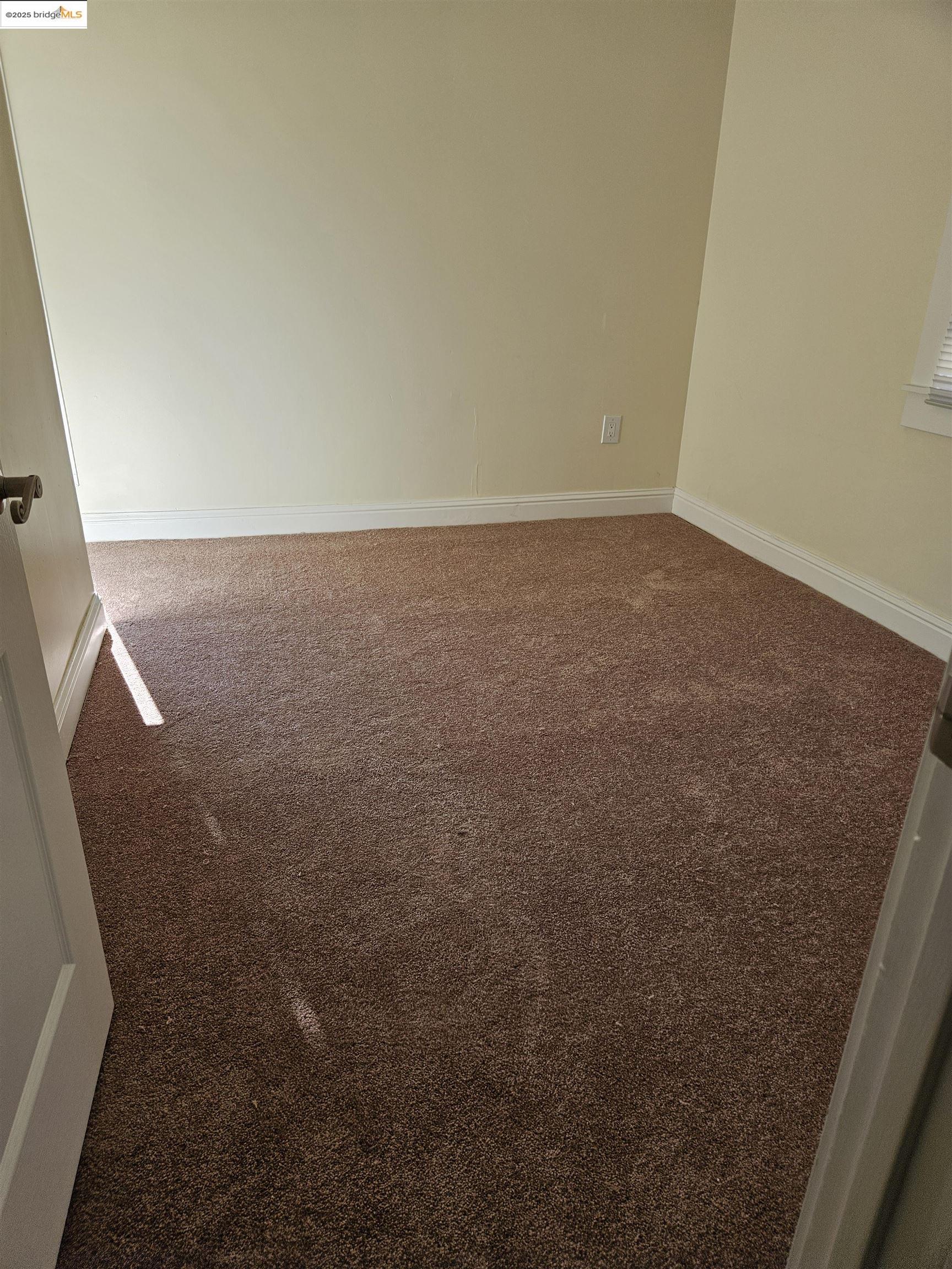 Detail Gallery Image 17 of 18 For 2827 Market, Oakland,  CA 94608 - – Beds | – Baths