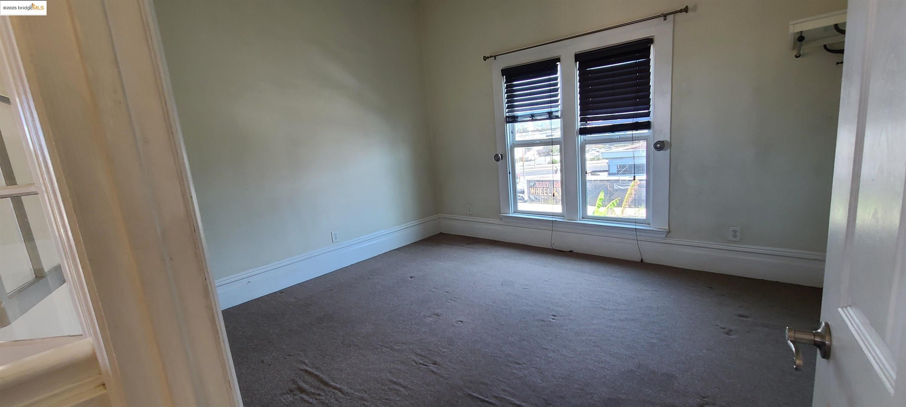 Detail Gallery Image 4 of 18 For 2827 Market, Oakland,  CA 94608 - – Beds | – Baths