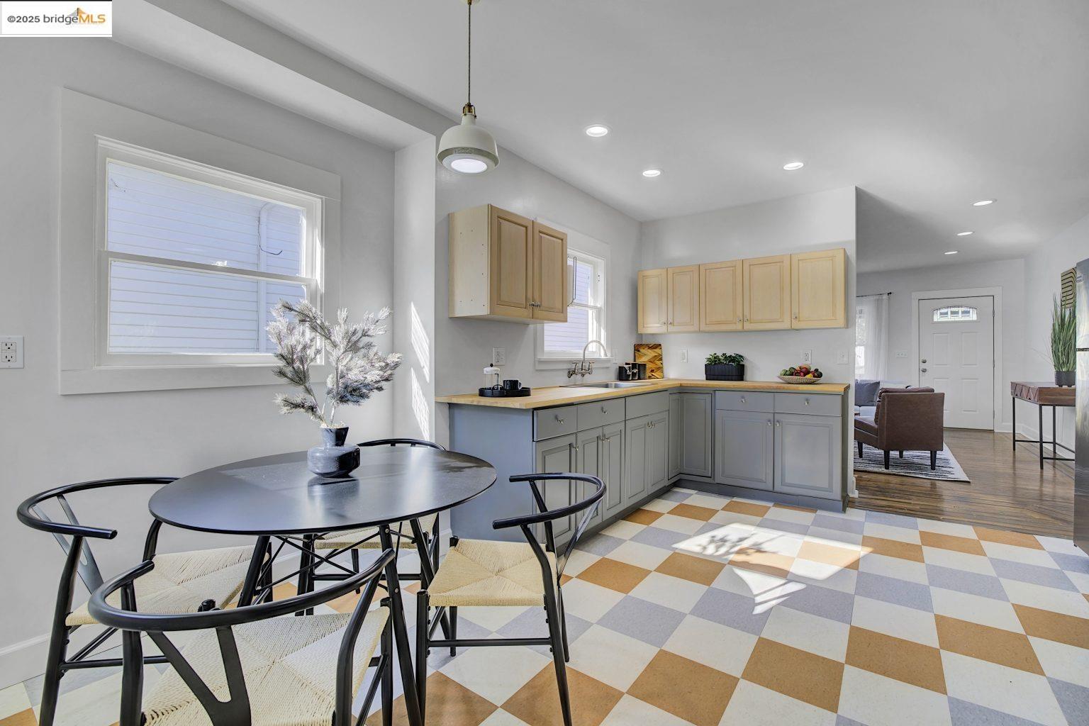 Detail Gallery Image 17 of 46 For 3388 64th Ave, Oakland,  CA 94605 - 3 Beds | 1 Baths