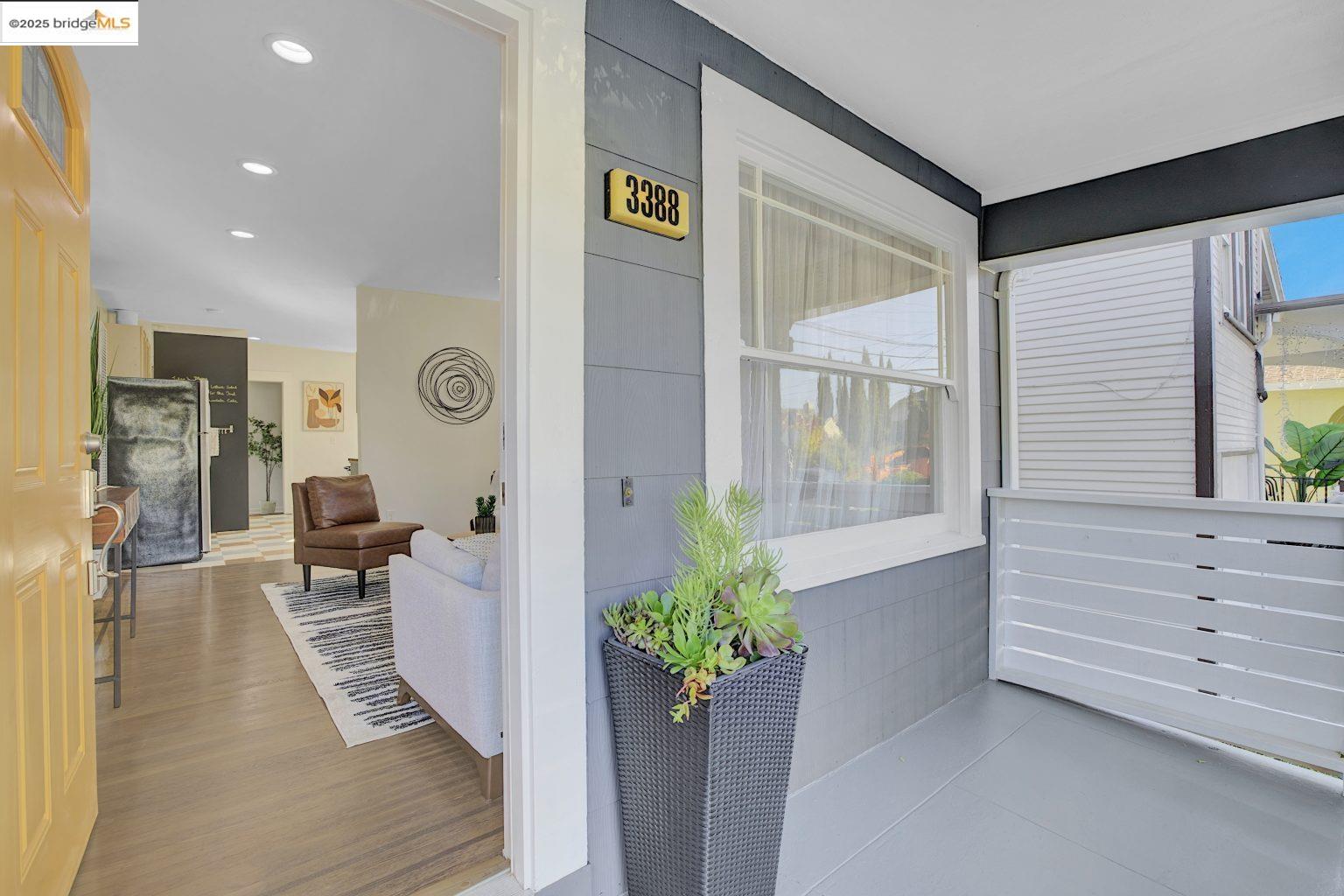 Detail Gallery Image 3 of 46 For 3388 64th Ave, Oakland,  CA 94605 - 3 Beds | 1 Baths