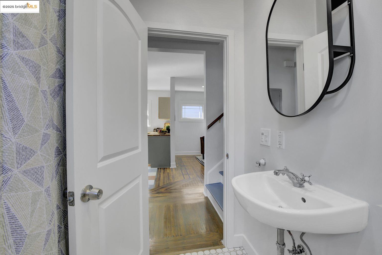 Detail Gallery Image 36 of 46 For 3388 64th Ave, Oakland,  CA 94605 - 3 Beds | 1 Baths