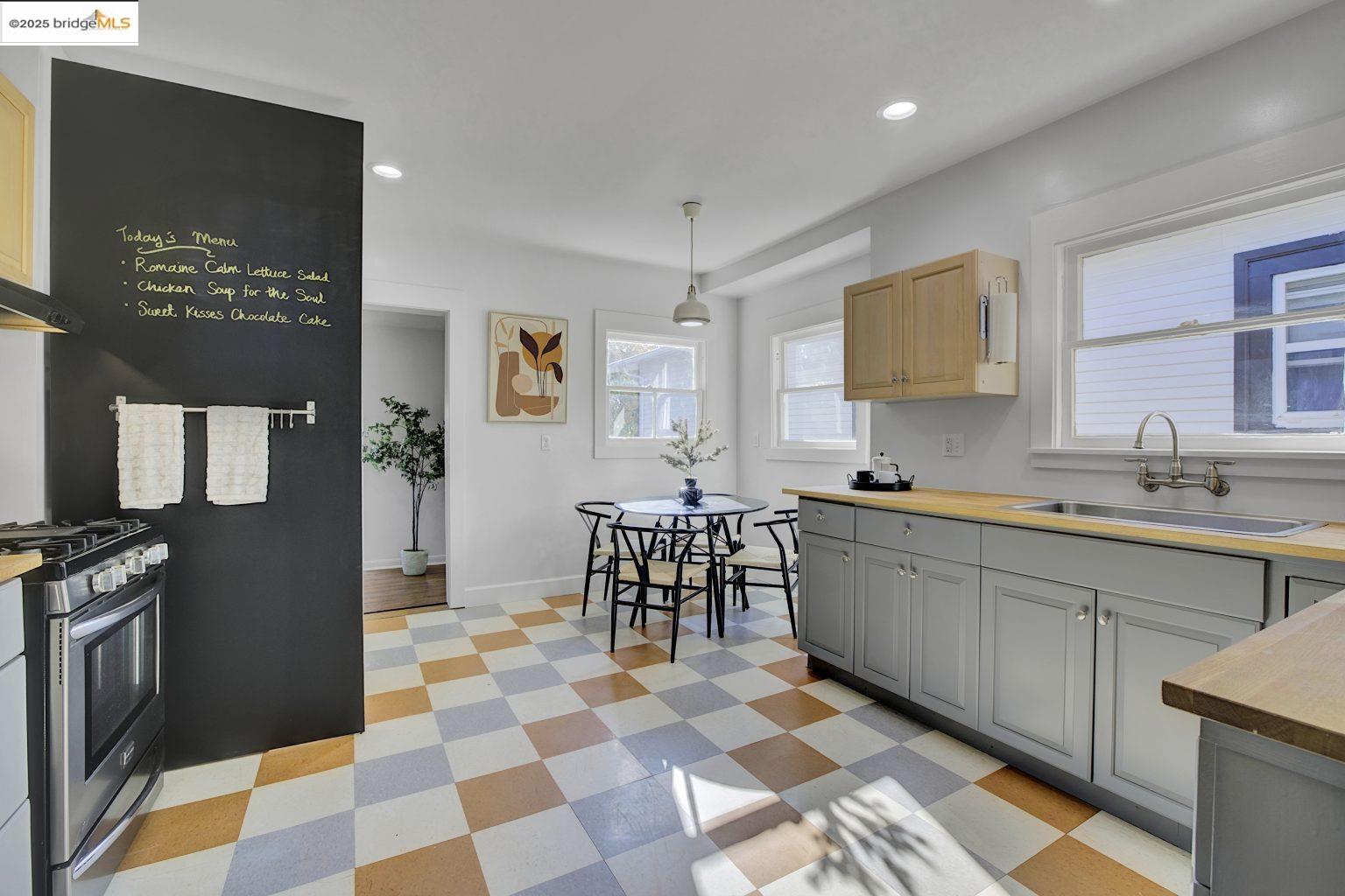 Detail Gallery Image 9 of 46 For 3388 64th Ave, Oakland,  CA 94605 - 3 Beds | 1 Baths