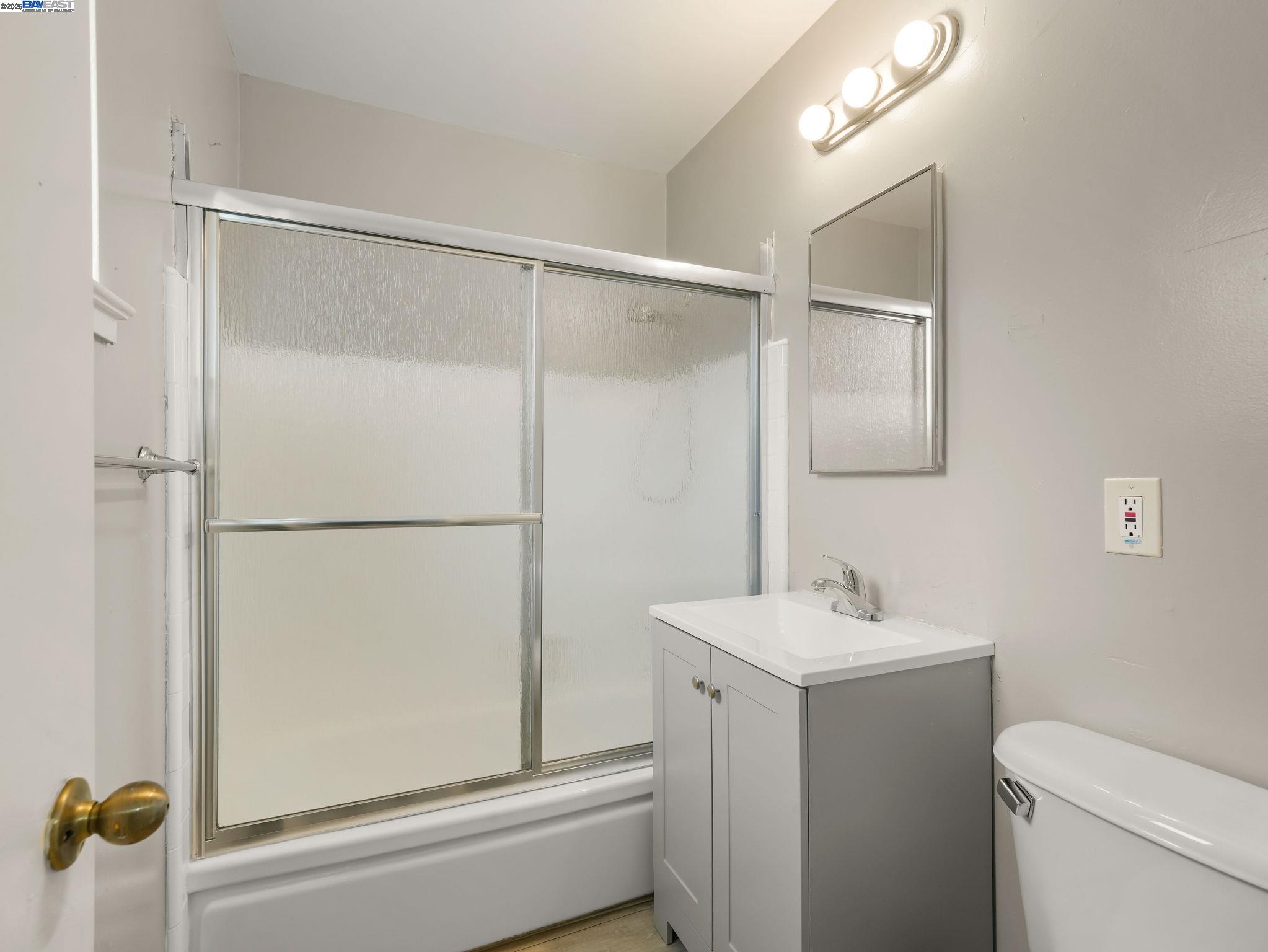 Detail Gallery Image 13 of 24 For 2225 Luz Ave, San Jose,  CA 95116 - – Beds | – Baths