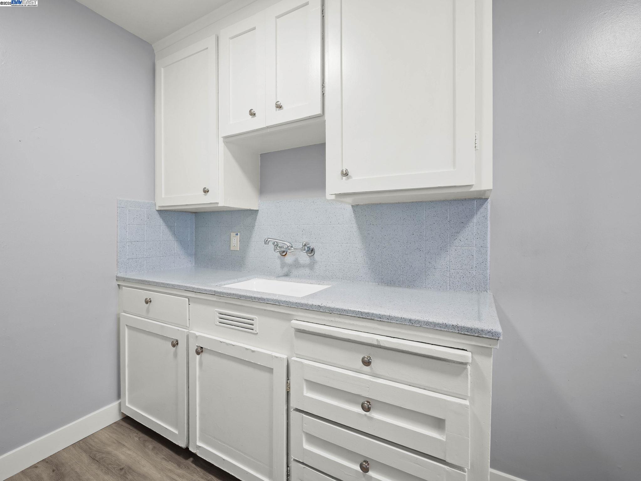 Detail Gallery Image 8 of 24 For 2225 Luz Ave, San Jose,  CA 95116 - – Beds | – Baths