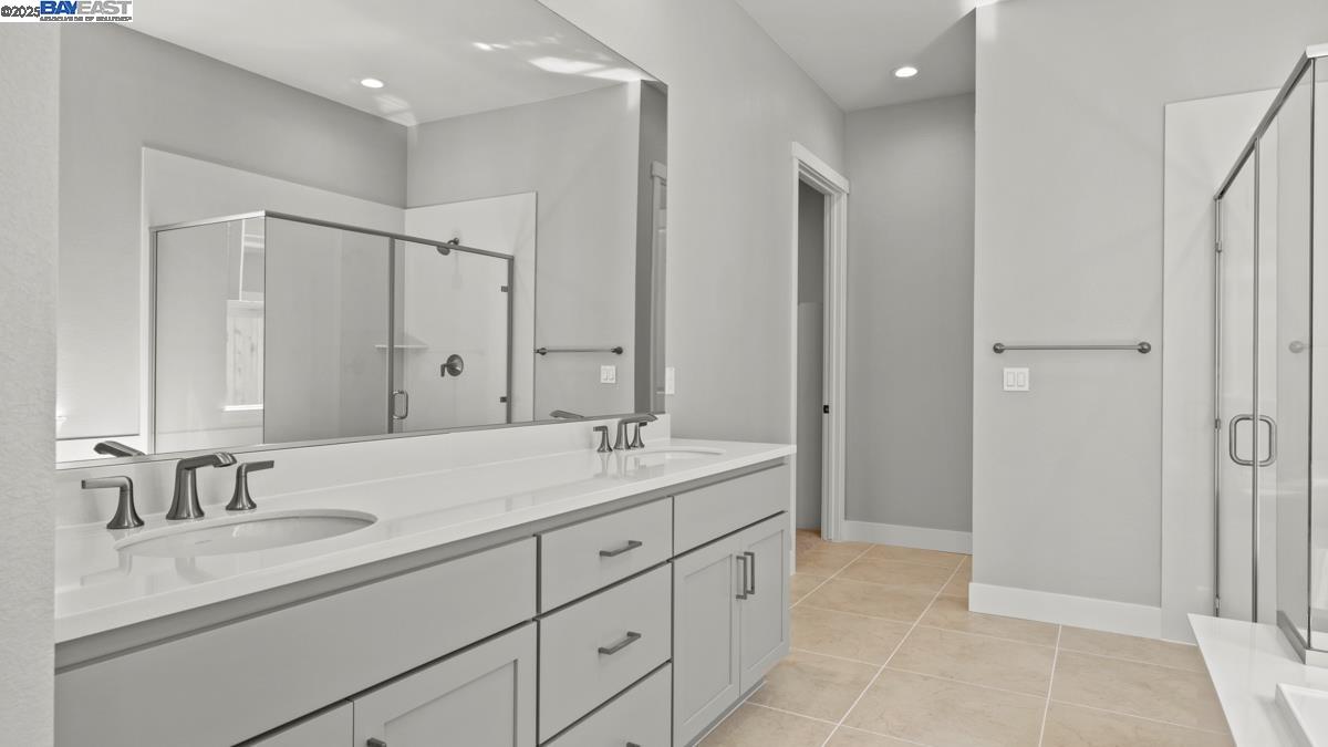 Detail Gallery Image 17 of 26 For 1368 Crescent Avenue, Manteca,  CA 95336 - 2 Beds | 2/1 Baths