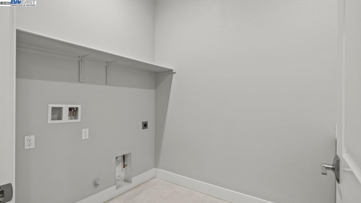 Detail Gallery Image 25 of 26 For 1368 Crescent Avenue, Manteca,  CA 95336 - 2 Beds | 2/1 Baths