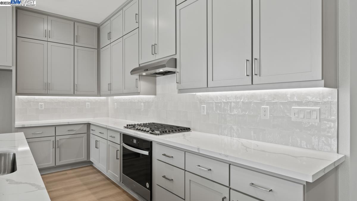 Detail Gallery Image 5 of 26 For 1368 Crescent Avenue, Manteca,  CA 95336 - 2 Beds | 2/1 Baths