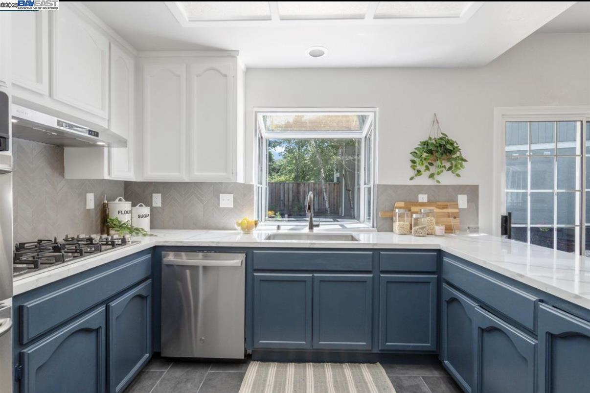 Detail Gallery Image 16 of 56 For 5 Stuart Pl, Danville,  CA 94526 - 4 Beds | 3 Baths