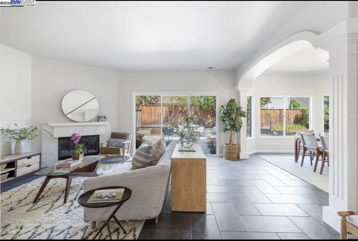 Detail Gallery Image 5 of 56 For 5 Stuart Pl, Danville,  CA 94526 - 4 Beds | 3 Baths