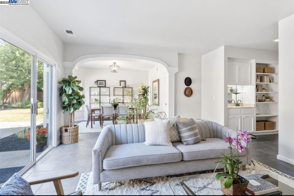 Detail Gallery Image 7 of 56 For 5 Stuart Pl, Danville,  CA 94526 - 4 Beds | 3 Baths