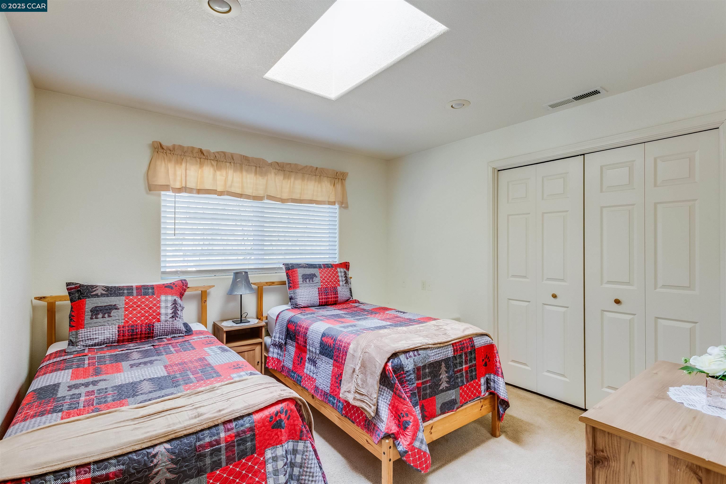 Detail Gallery Image 11 of 55 For 19112 Dyer Ct, Groveland,  CA 95321 - 6 Beds | 4 Baths