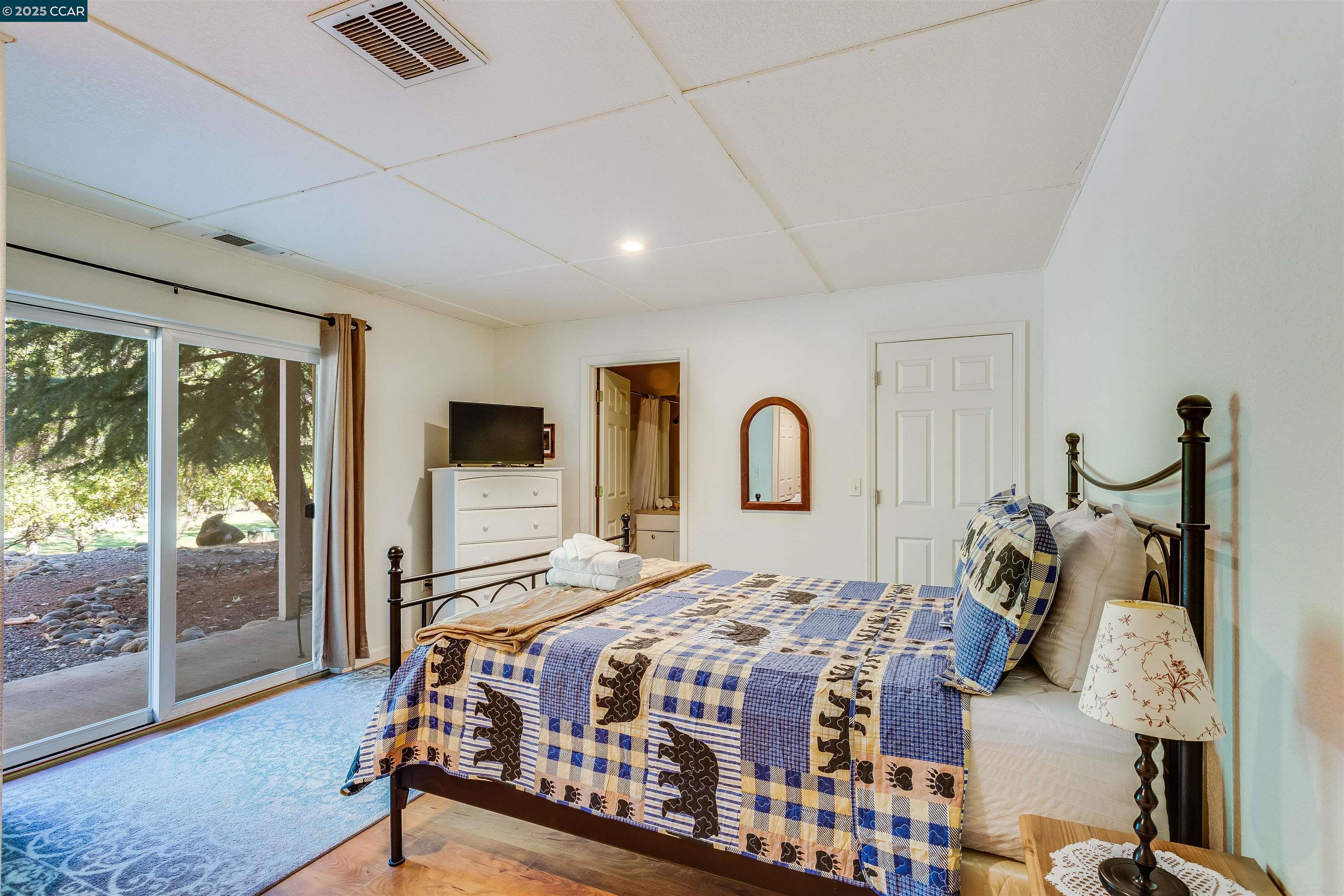 Detail Gallery Image 25 of 55 For 19112 Dyer Ct, Groveland,  CA 95321 - 6 Beds | 4 Baths