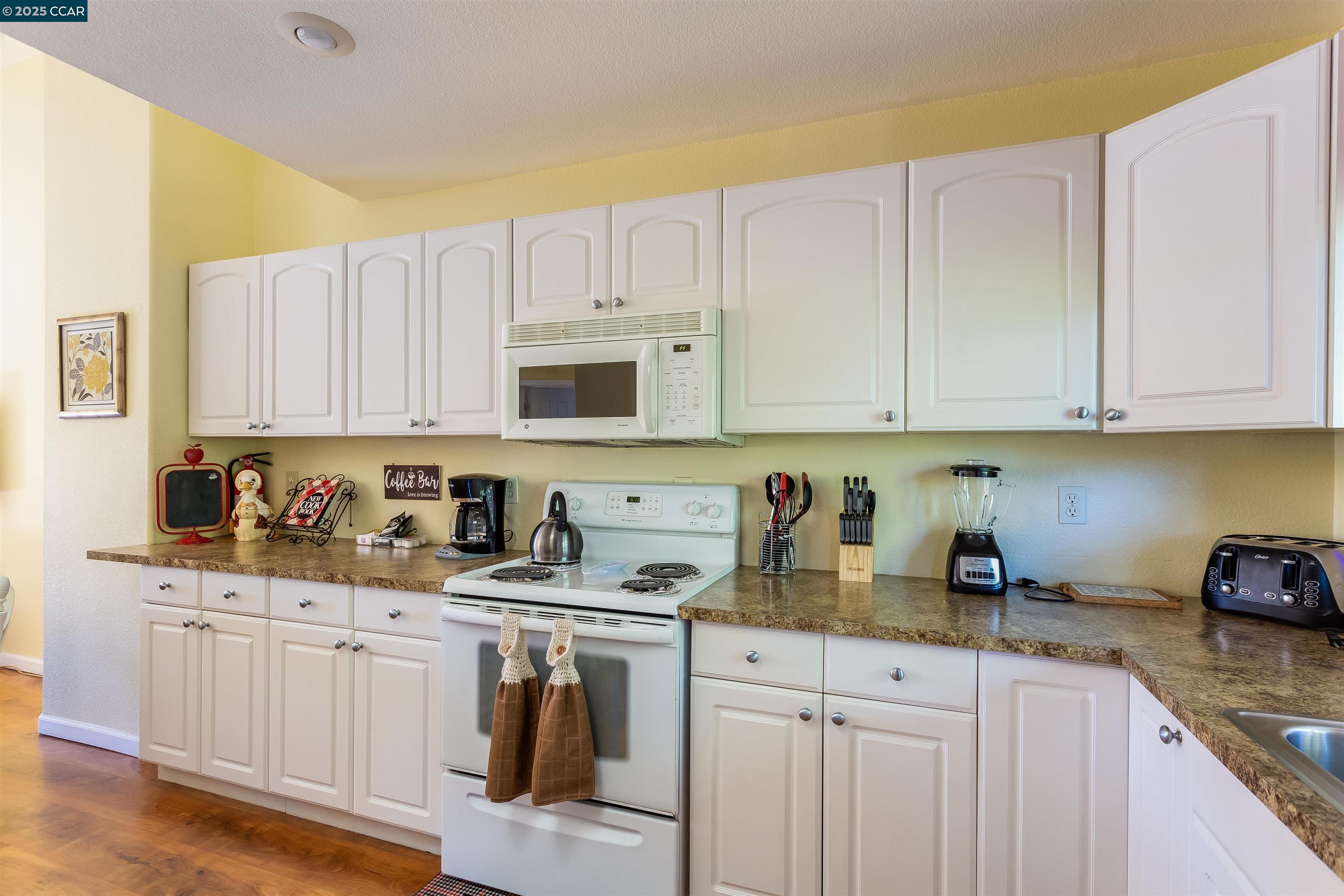 Detail Gallery Image 32 of 55 For 19112 Dyer Ct, Groveland,  CA 95321 - 6 Beds | 4 Baths