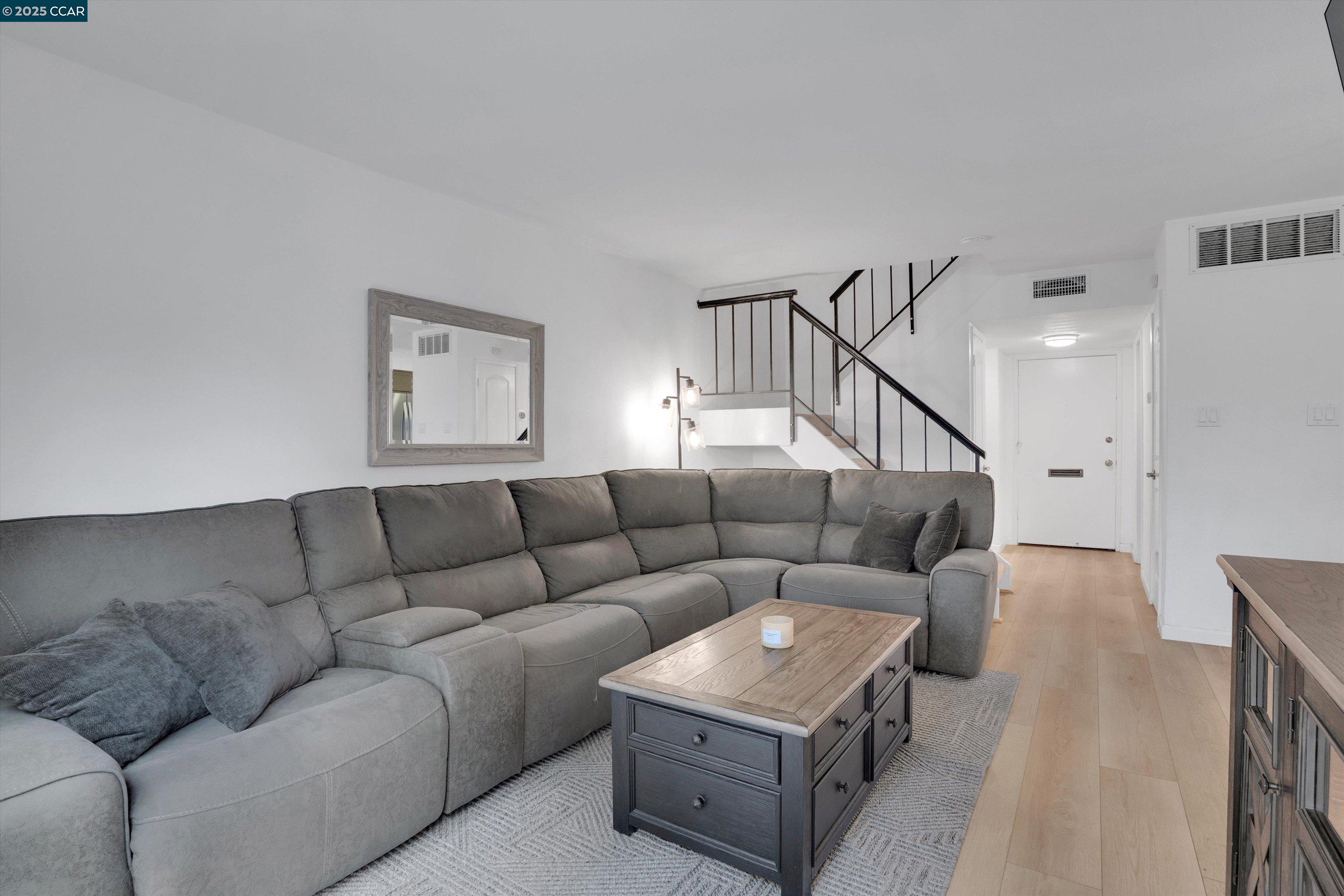 Photo #11: 41118704 Listing: Photo #11