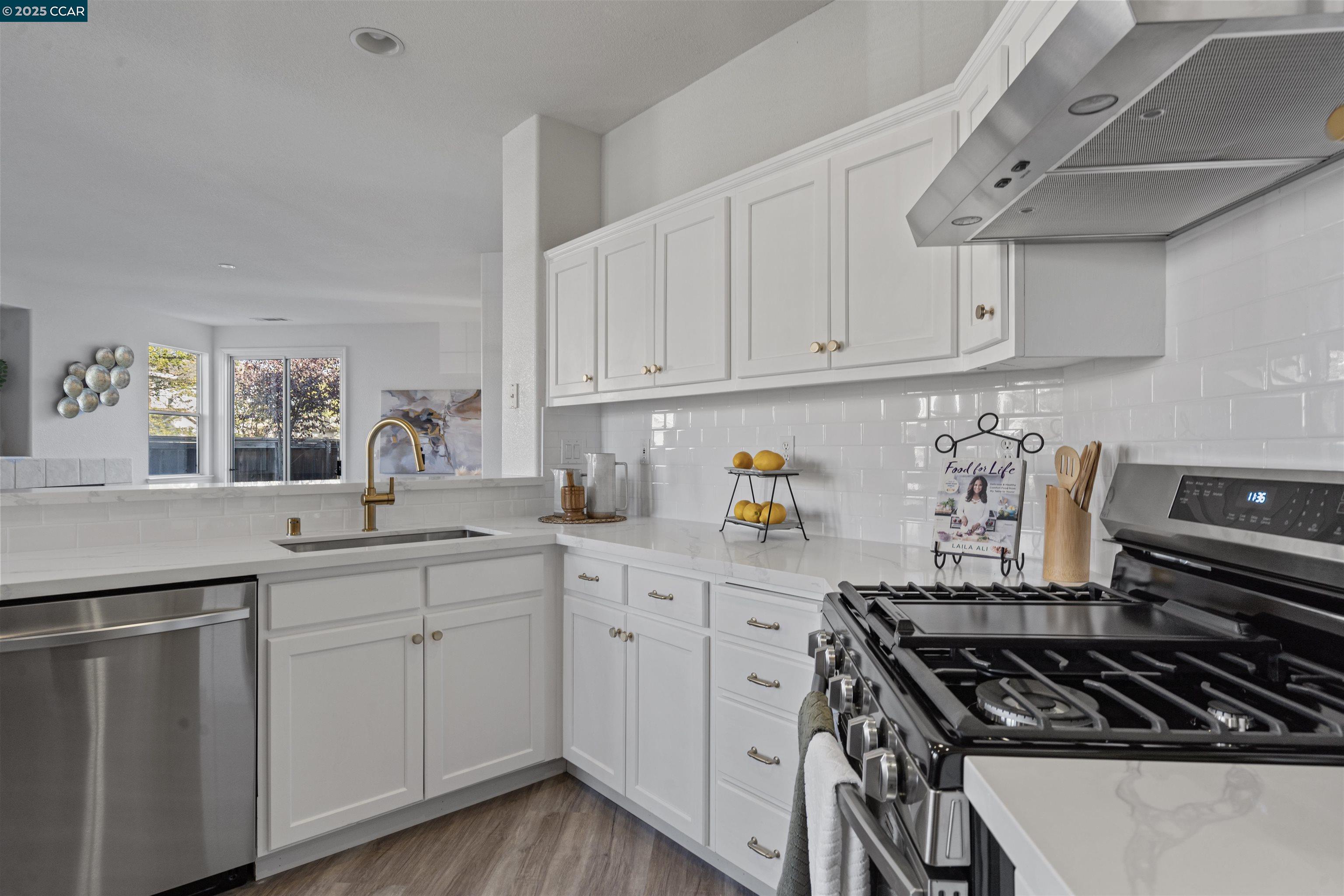 Detail Gallery Image 11 of 38 For 5109 Napa Shore Dr, Fairfield,  CA 94534 - 3 Beds | 2 Baths